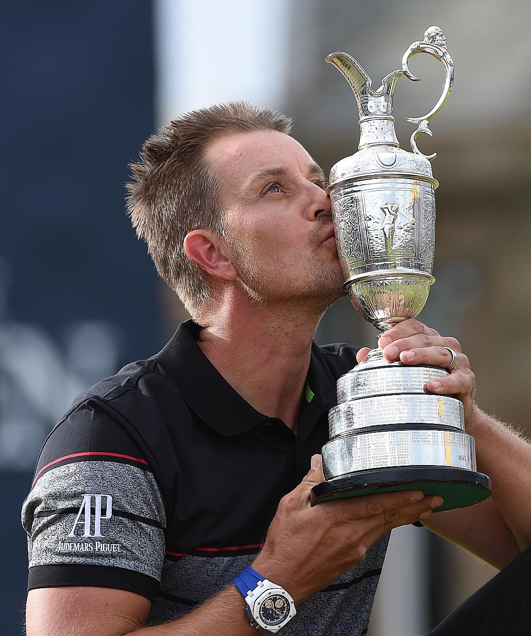 Henrik Stenson kissing the Claret Jug after winning the 2016 Open Championship. The Swede wants another Major title and Ryder Cup victory on American soil. PHOTO: EPA-EFE