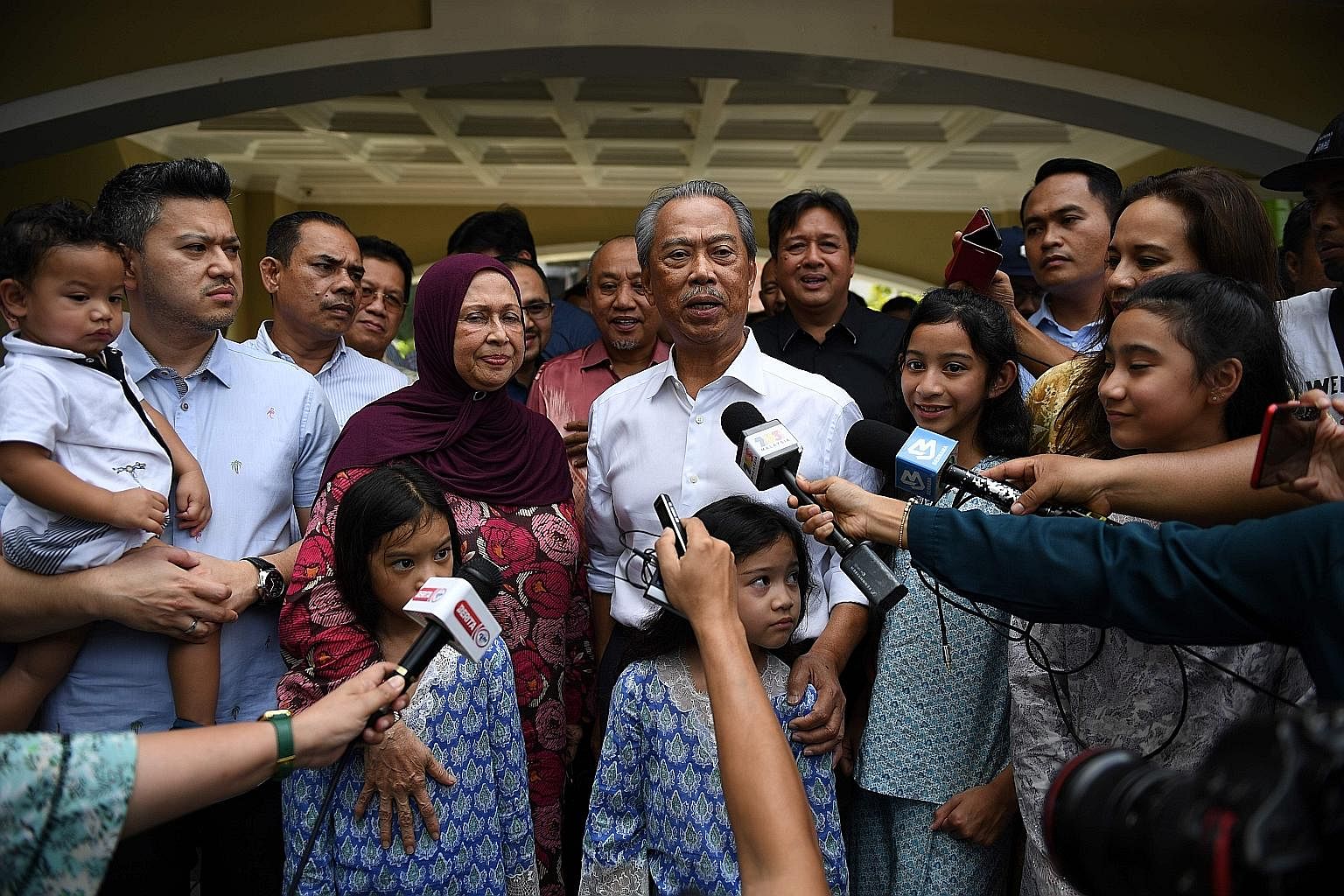 In a news conference last Wednesday, interim Prime Minister Mahathir Mohamad announced his wish to form a non-partisan unity government. PHOTO: REUTERS