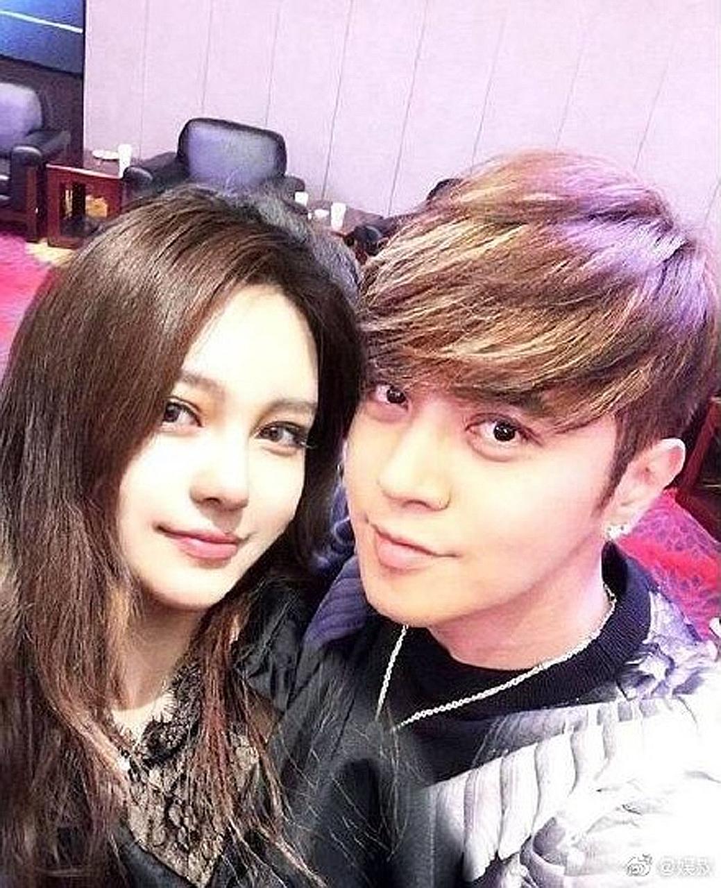 Taiwanese pop star Show Lo and his Chinese Internet celebrity girlfriend Grace Chow have not interacted with each other on social media since Jan 21, sparking talk that they have broken up.