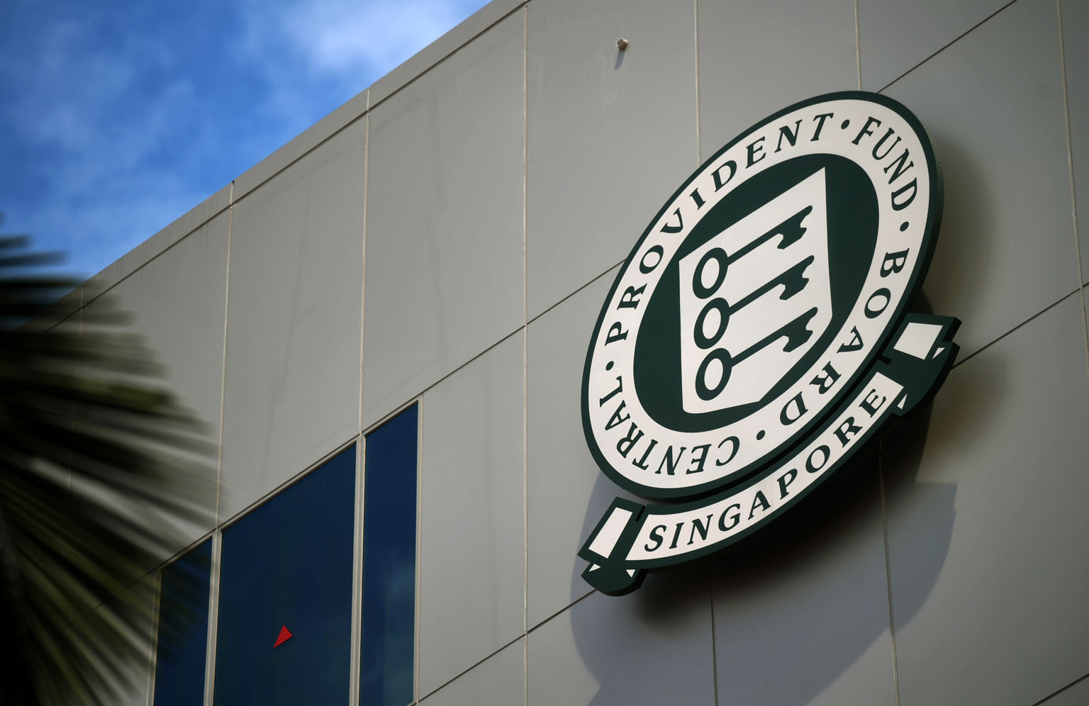Mr Tan Kong Hwee, a Singaporean senior citizen who is also a permanent resident in New Zealand, lost his bid to stop the pension he gets there from being reduced because of the monthly payout he receives from the Central Provident Fund. The legal dis