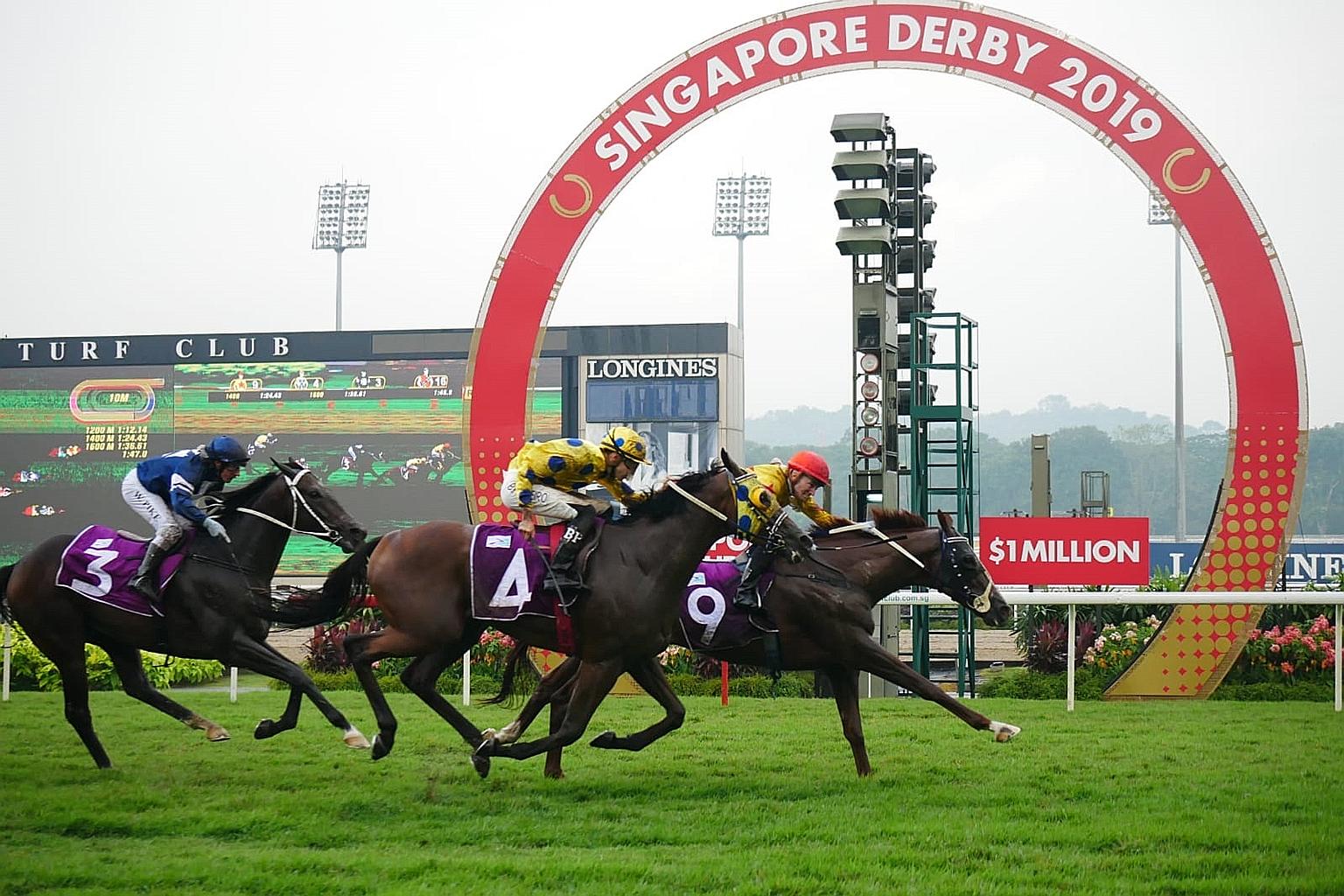 Sun Marshal staving off stablemate Mr Clint (No. 4) to win the Singapore Derby last year. This year's race on April 18 has been postponed due to the tighter measures to stem the spread of the coronavirus. SINGAPORE TURF CLUB FILE PHOTO