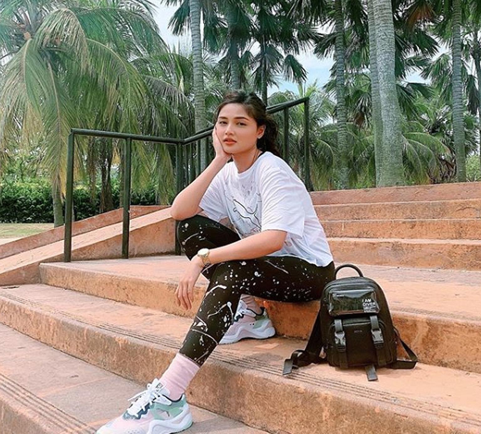 Malaysian actress Puteri Aishah travelled to Inverness, Scotland, on March 9 for the shooting of a new 26-episode drama.