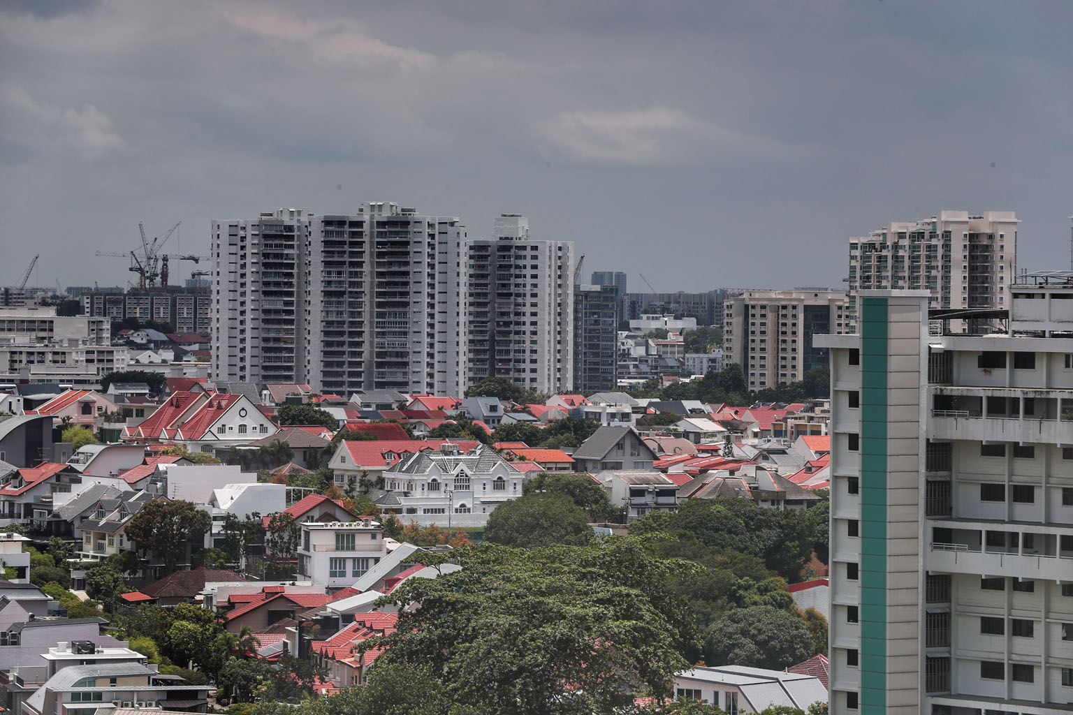 Developers in Singapore sold 660 private homes last month - the worst showing in five years - down 32 per cent from 976 in February, as the property market grappled with increasingly stringent safe distancing measures. Year on year, the number of new