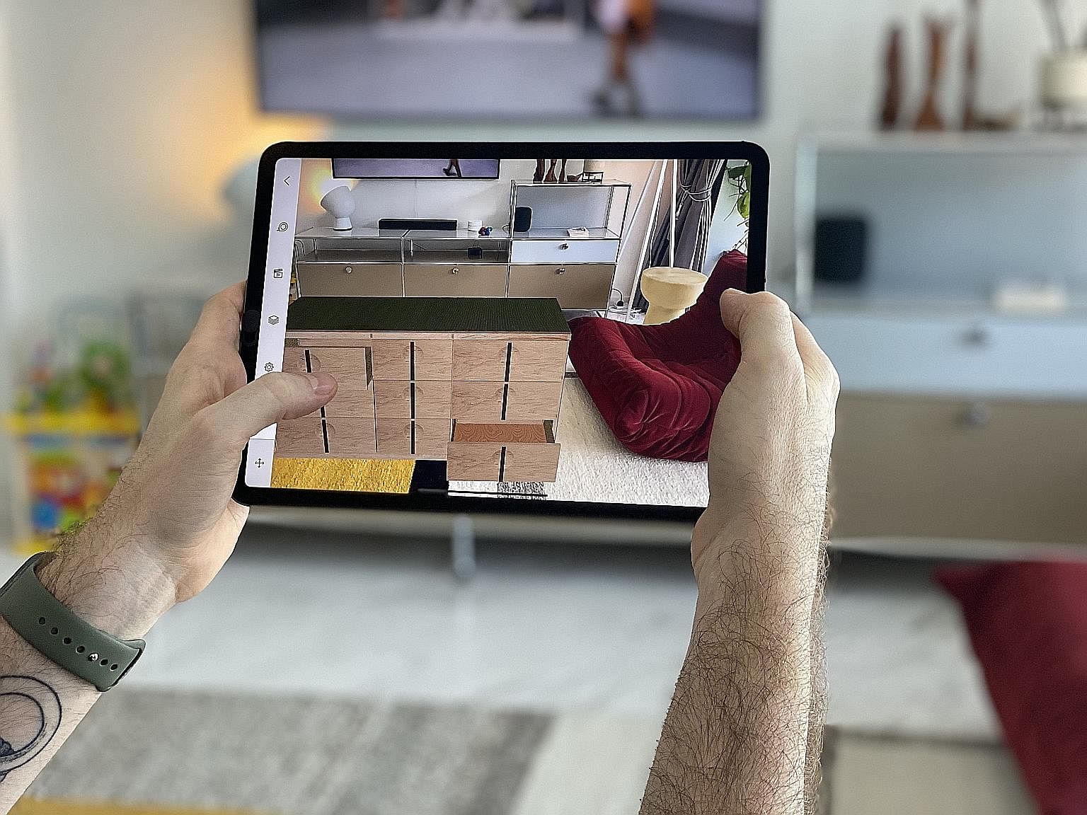With the SketchUp Viewer app, American designer Jason Schlabach can now virtually "place" furniture in his apartment.