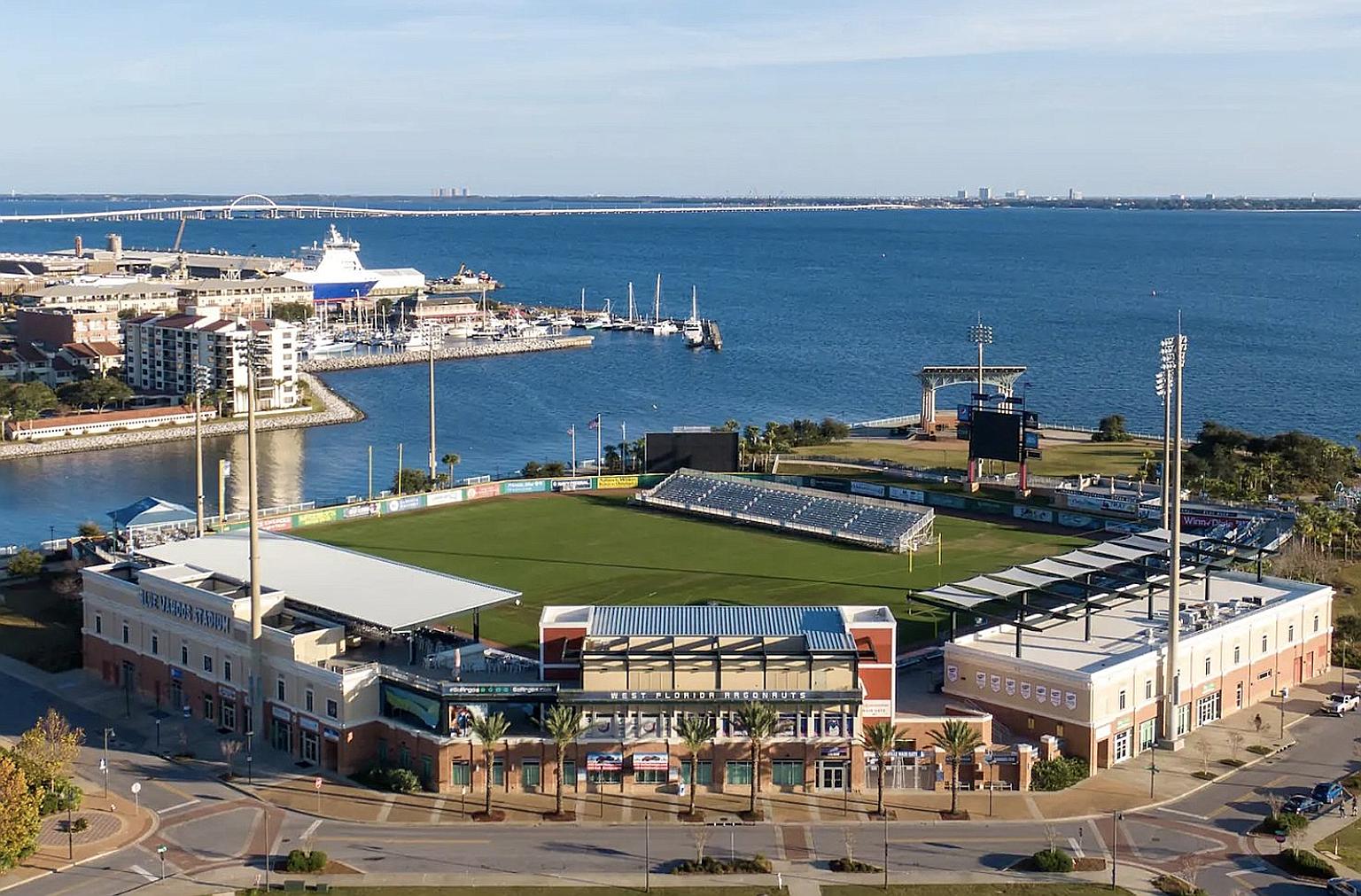 Pensacola Blue Wahoos, a minor league baseball club, put its stadium up for rent on Airbnb at US$1,500 per night. Up to 10 guests can stay there, enjoy a picnic in the outfield, and play baseball.