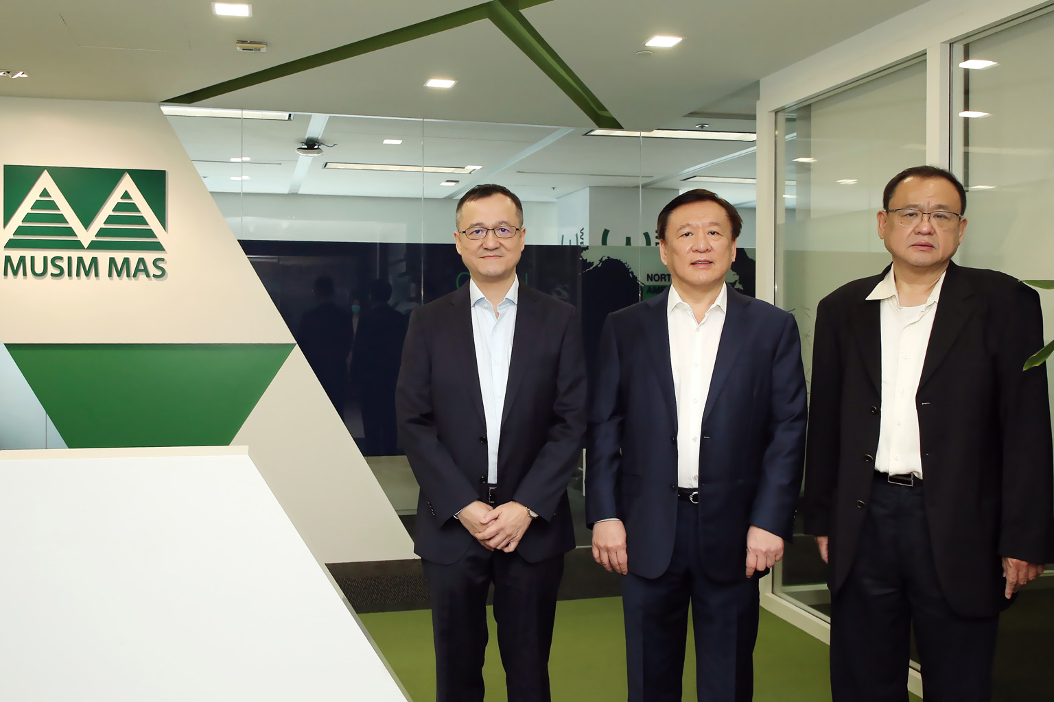 From far left: Musim Mas Holdings chief financial officer and executive director Alvin Lim, chief executive and executive chairman Lim Ek Tjioe and group executive director of industrial and corporate services Lim Ek Kian. Musim Mas will donate $5m i