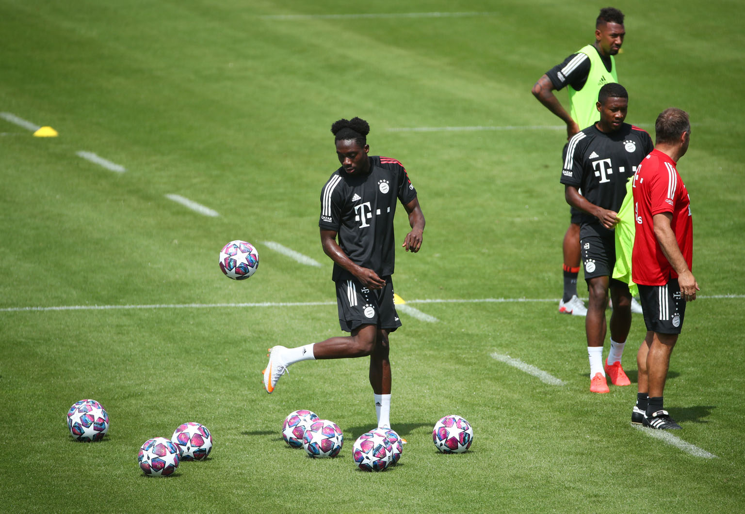 Bayern Munich full-back Alphonso Davies, 19, is expecting goals in tomorrow's Champions League final against Paris Saint-Germain. If he is fielded, he will become the first Canadian to play in the final. PHOTO: REUTERS