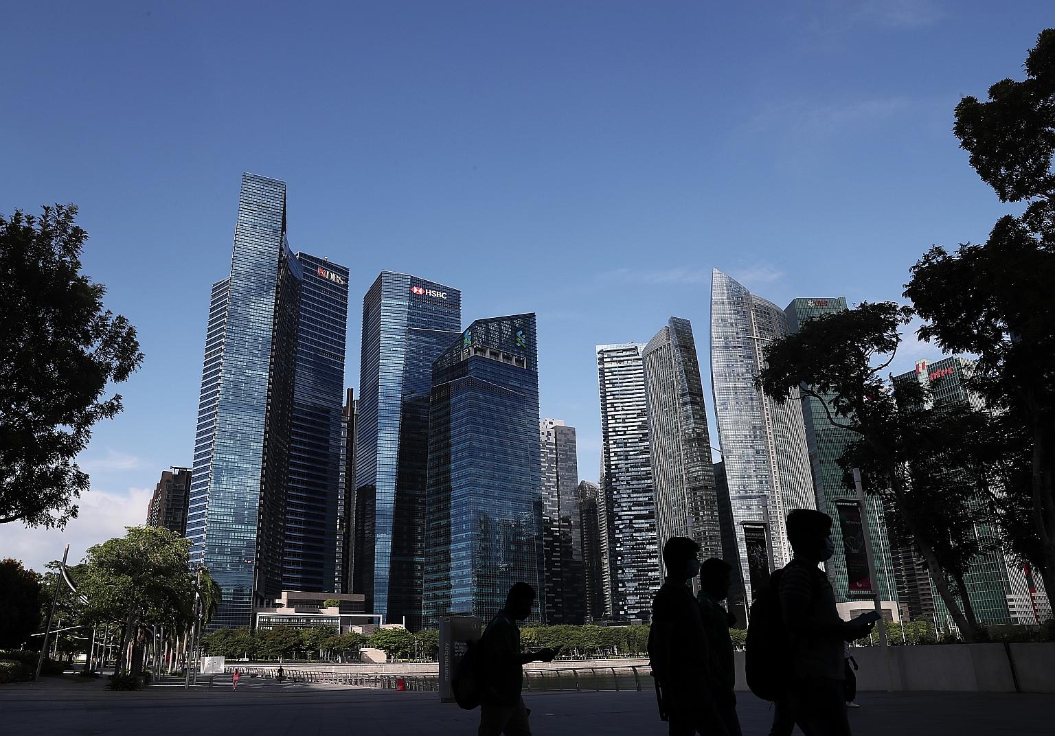 A survey by the Singapore Commercial Credit Bureau showed that the sentiment towards employment has worsened in the financial, manufacturing, transport and services sectors in particular. ST PHOTO: KELVIN CHNG