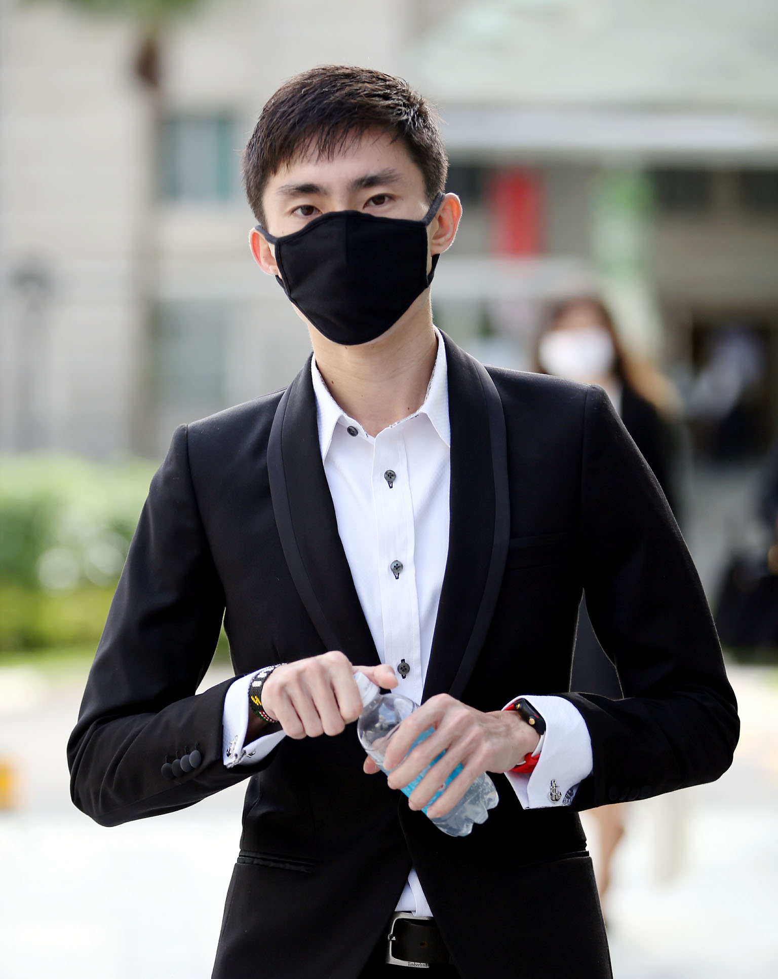 Soh Rui Yong (left) told the court yesterday that he has "achieved a certain recognition because of my results, not because of Ashley Liew". Fellow-marathoner Liew is suing Soh for defamation.