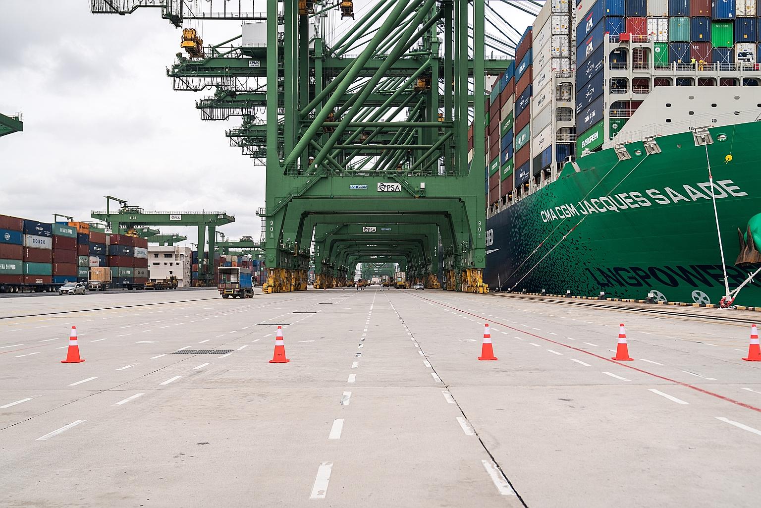 Non-oil domestic exports in September rose 5.9 per cent over the same month last year, but that was markedly down on August's 7.7 per cent expansion and missed the 11.5 per cent rise forecast by economists in a Bloomberg poll.