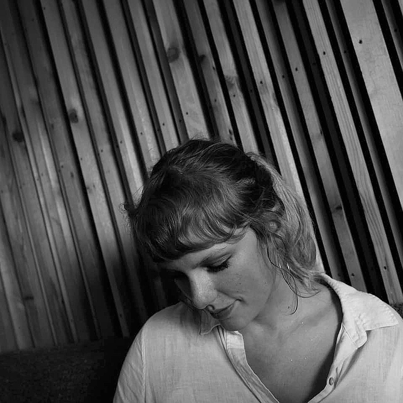 Taylor Swift in the concert film Folklore: The Long Pond Studio Sessions (left).
