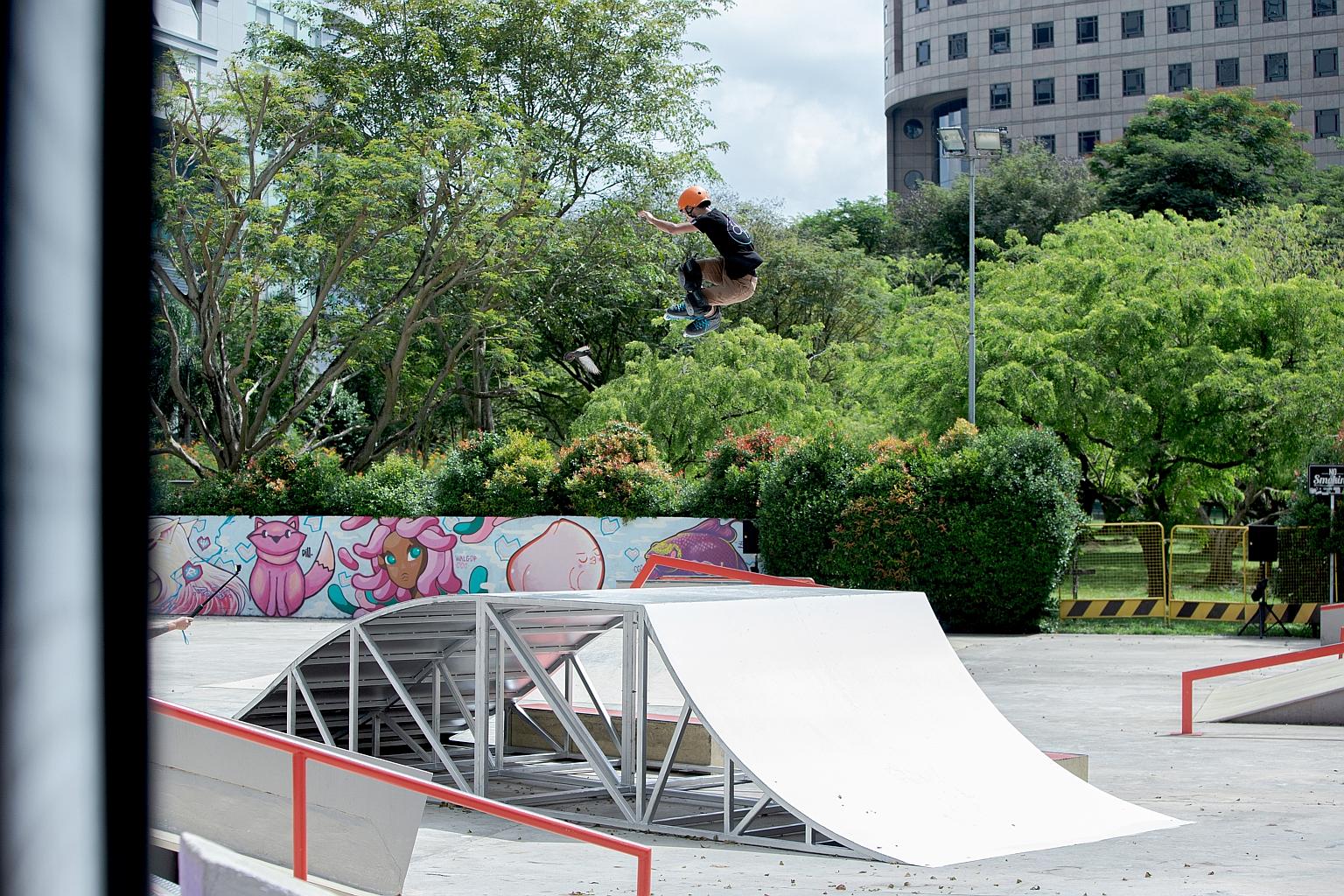 Some 50 skaters showed off their tricks in the Rollersports Grand National Championships at Somerset Skate Park yesterday in the roller freestyle/aggressive inline event. Samirah Tahar and Mia Smit were crowned the Women's and Junior Under-14 champio
