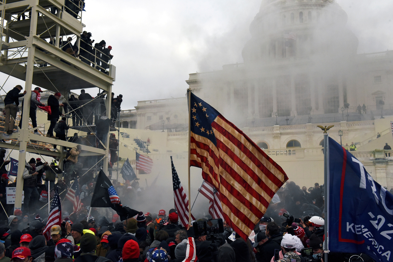 Woman shot dead in US Capitol was Air Force veteran, Trump supporter ...