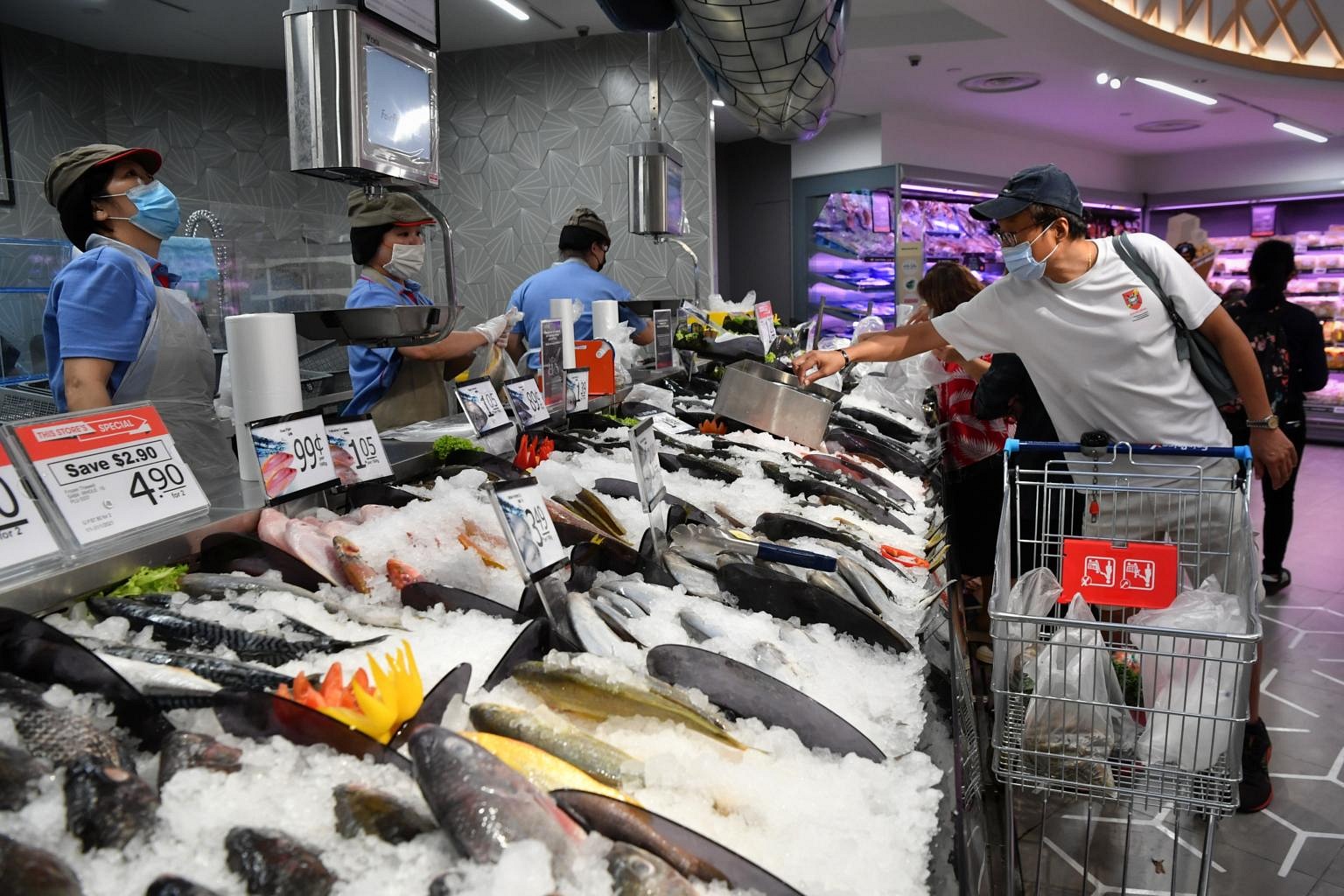 Tong clearance fish store