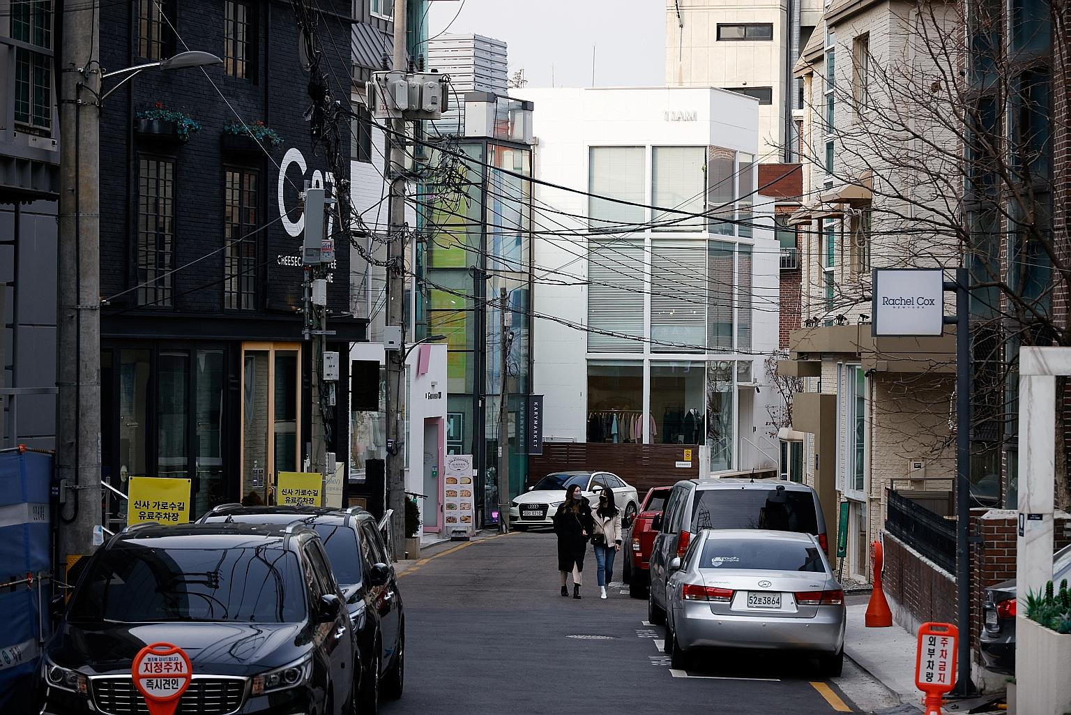South Koreans are known to be sensitive towards noise from upstairs, and in extreme cases, spats with neighbours have escalated into violence and even murder. Data released by the Korea Environment Corp earlier this month showed that the number of co