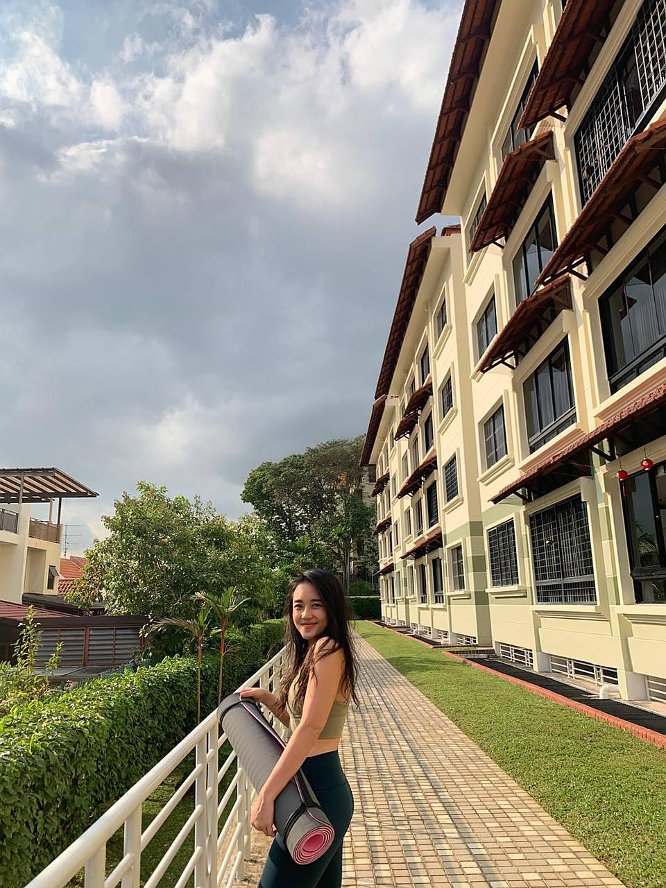 Marketer Thu Hoang has been doing high-intensity interval training and cardiovascular exercises with her best friend to stay energetic.