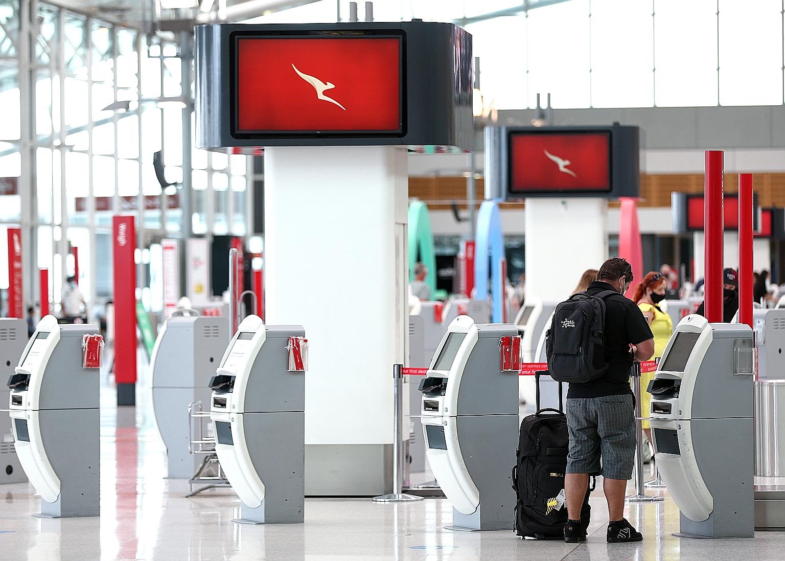 Qantas aims to restart 22 overseas routes to cities including Los Angeles and London from Oct 31, it said yesterday. PHOTO: BLOOMBERG