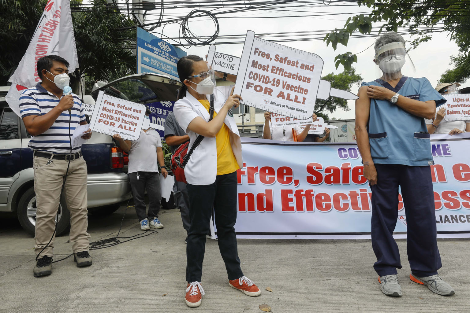 Philippines rolls out Covid-19 vaccination amid challenges