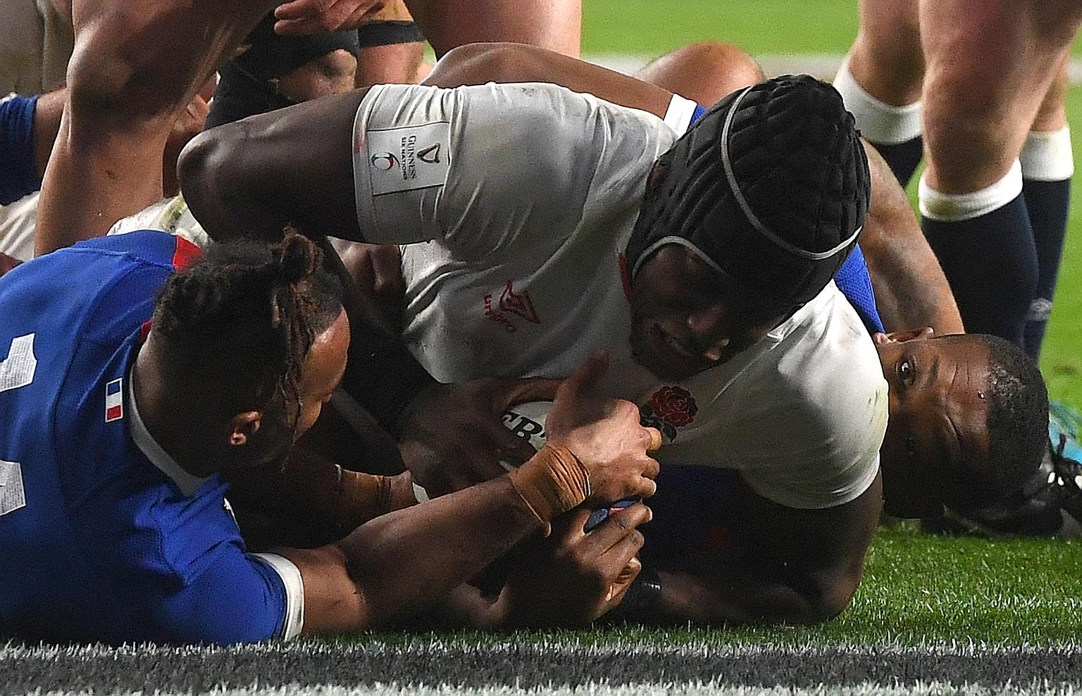 England's Maro Itoje scoring a try with four minutes remaining in their Six Nations match against France in Twickenham on Saturday.