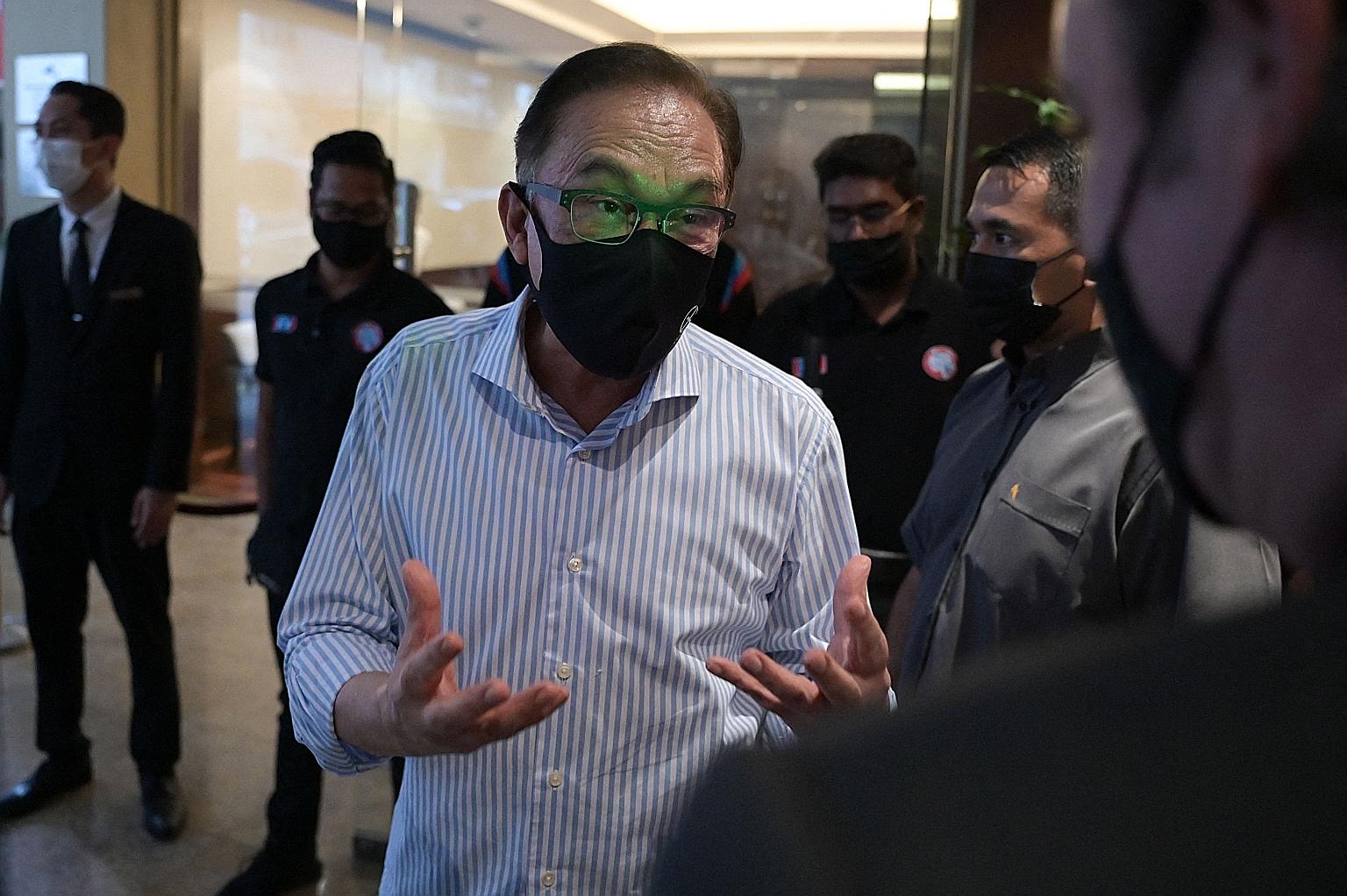 Malaysian opposition leader Anwar Ibrahim, speaking at a press conference at a hotel in Petaling Jaya yesterday, confirmed that cooperation between Umno and the opposition Pakatan Harapan coalition is possible.