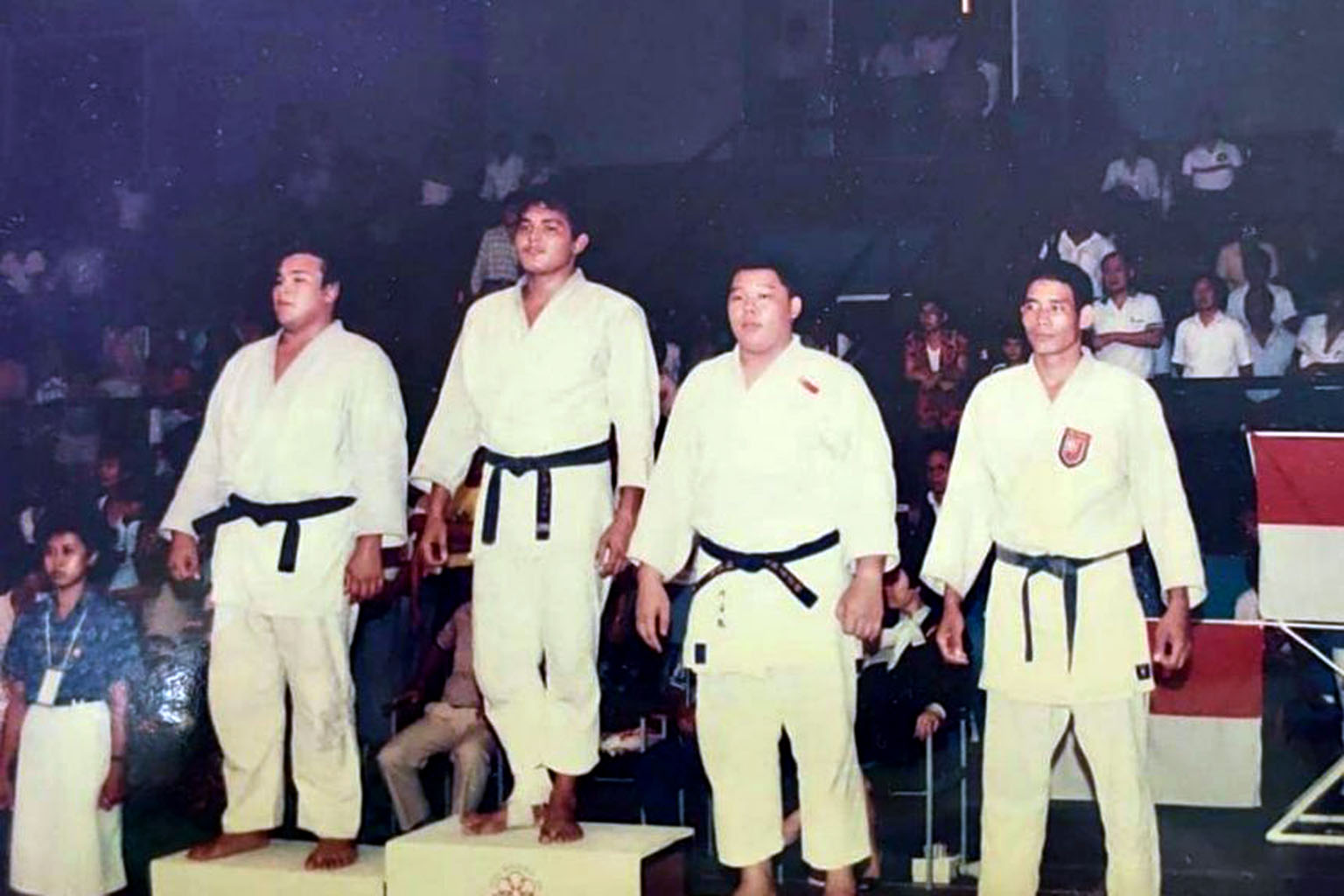 Ho Yen Chye (second from right) won a bronze medal at the 1991 SEA Games.