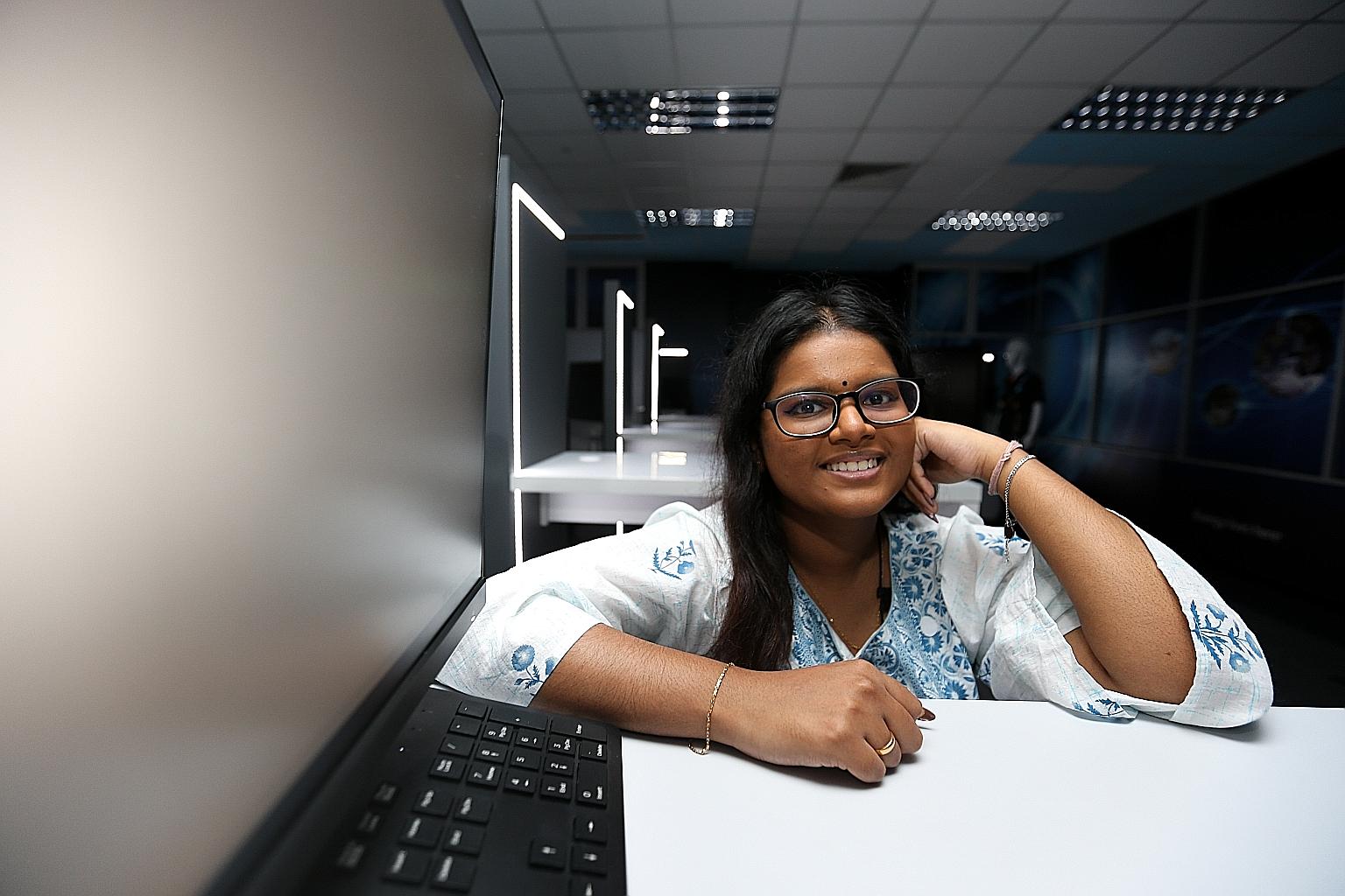 Ms Gayatthiri Ramesh impressed the interviewers during the admissions process when she was asked to name two medical drugs and their uses during her interview at Republic Polytechnic. ST PHOTO: YONG LI XUAN
