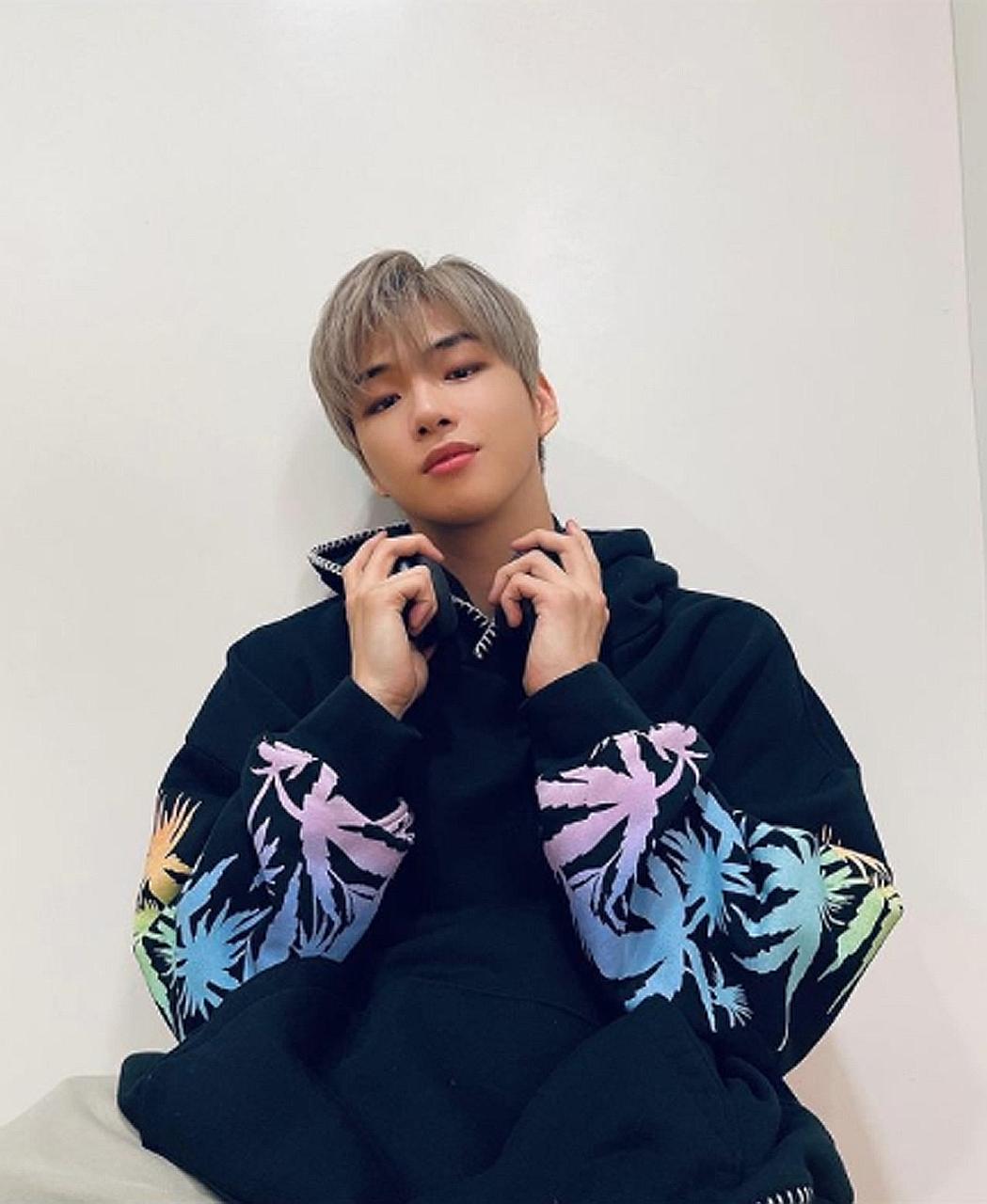 On South Korean variety show I Live Alone, Kang Daniel says he is a homebody and the longest he has stayed home without going out is about a month.