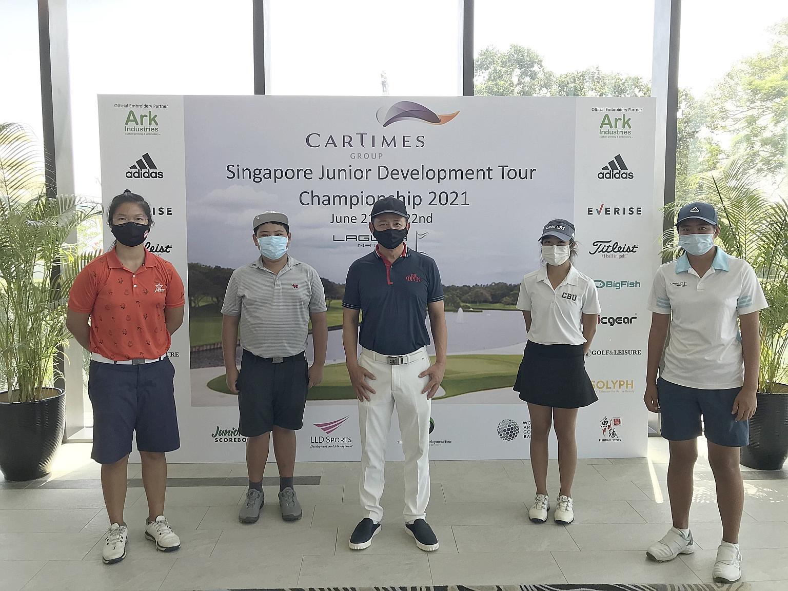 CarTimes managing director Eddie Loo with junior golfers Guo Jun Xi, Hao Ting, Hailey Loh and Shannon Tan.