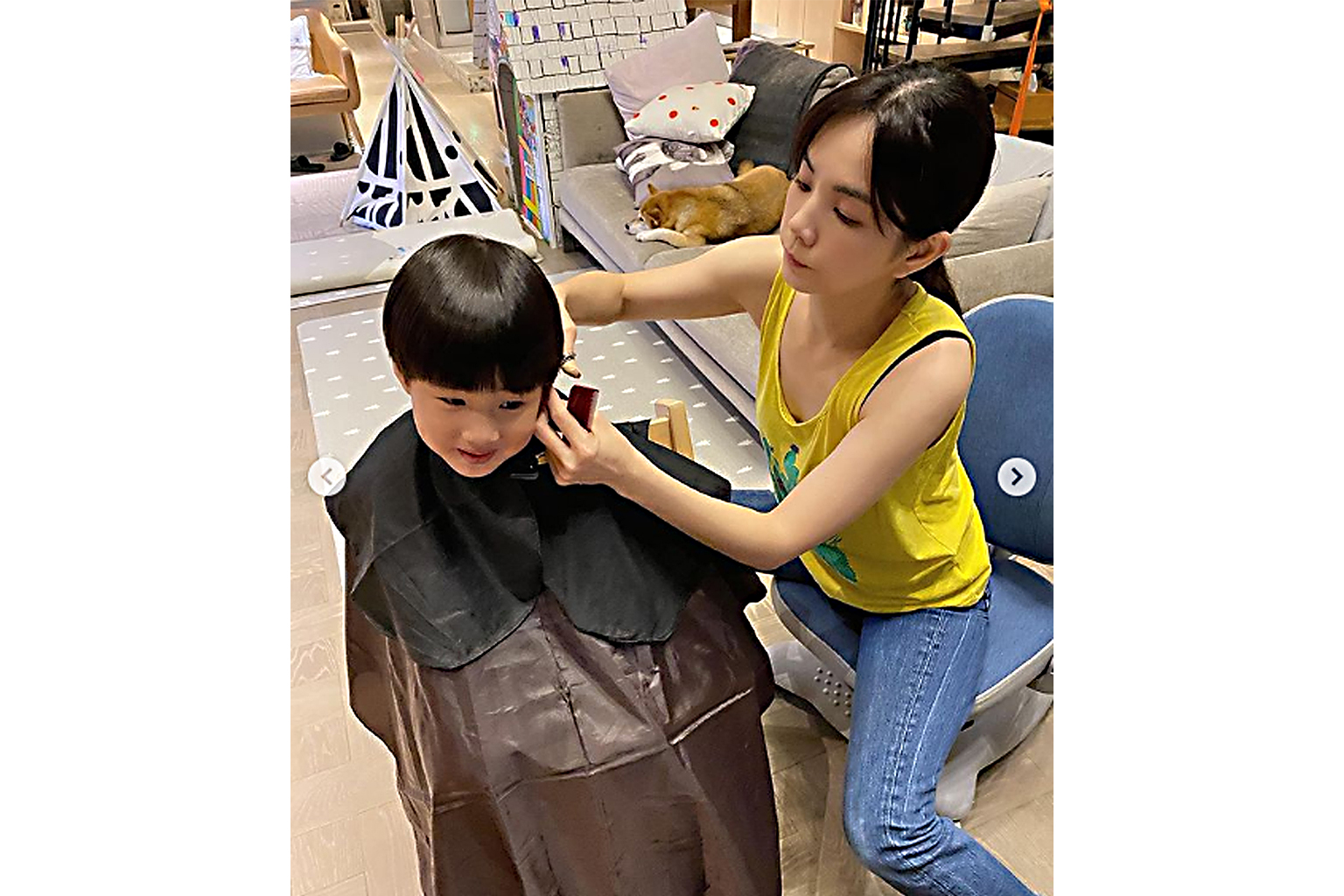 MY MUMMY, MY BARBER: Taiwanese singer-actress Ella Chen has been staying home and showing off her cooking skills on social media since the middle of last month due to a surge in Covid-19 cases in Taiwan. Last Friday, Chen, 40, turned into a barber a