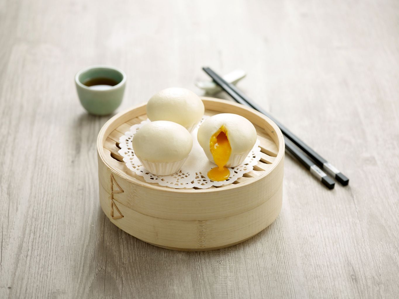 paradise teochew, steamed molten custard bun