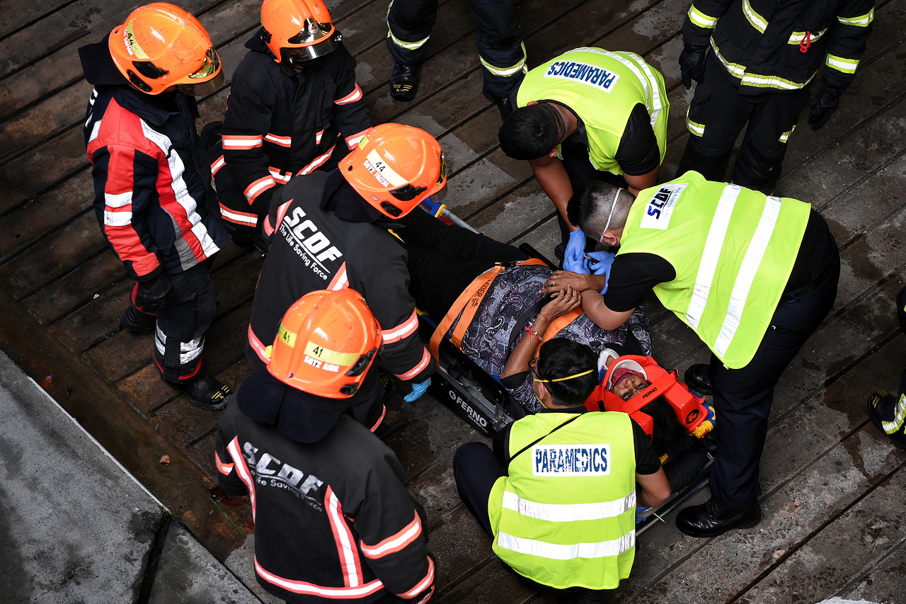 14 Taken To Hospital After Bus Collision At Bukit Batok Interchange ...