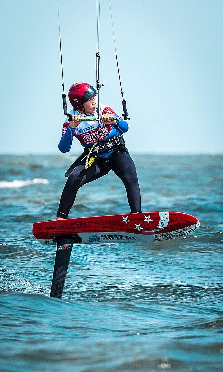 Singaporean kitefoiler Maximilian Maeder dominated the field of 25 athletes to win the 2021 Formula Kite Youth (Under-19) World Championships. The 14-year-old was up against competitors who were mostly older than him.