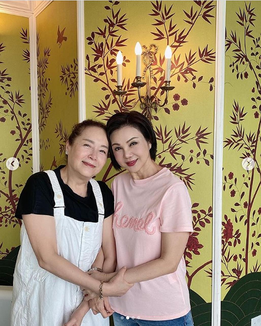 FRIENDS FOR MORE THAN 50 YEARS: Remember Tien Niu (right), who acted in Hong Kong television series such as The Justice Of Life (1989) and The Chevaliers (1994) and was formerly married to Hong Kong actor Alex Man? The 63-year-old Taiwanese actress,