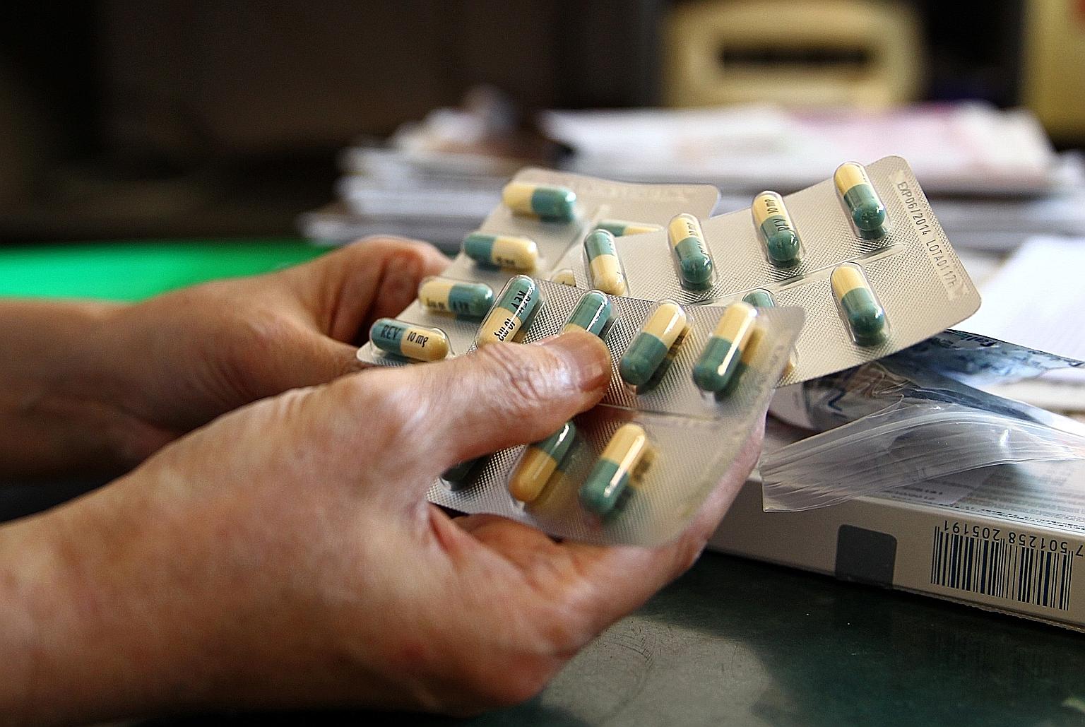 Currently, many Integrated Shield Plans cover outpatient cancer treatments on an as-charged basis. With the change, coverage will be limited to the roughly 150 drugs that are on the Ministry of Health's approved list. Claims cannot be made for drugs 