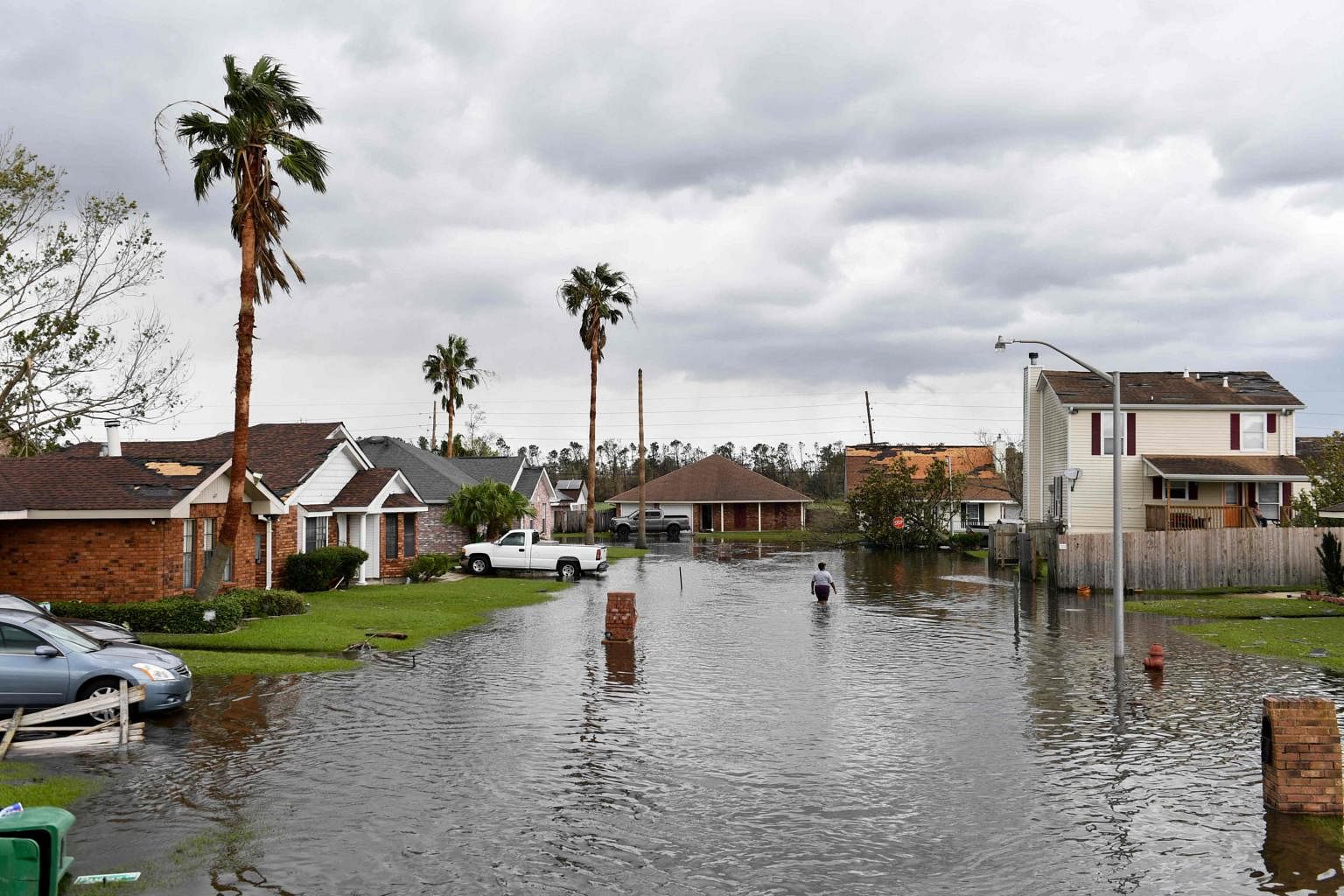 New Orleans flood defences hold
