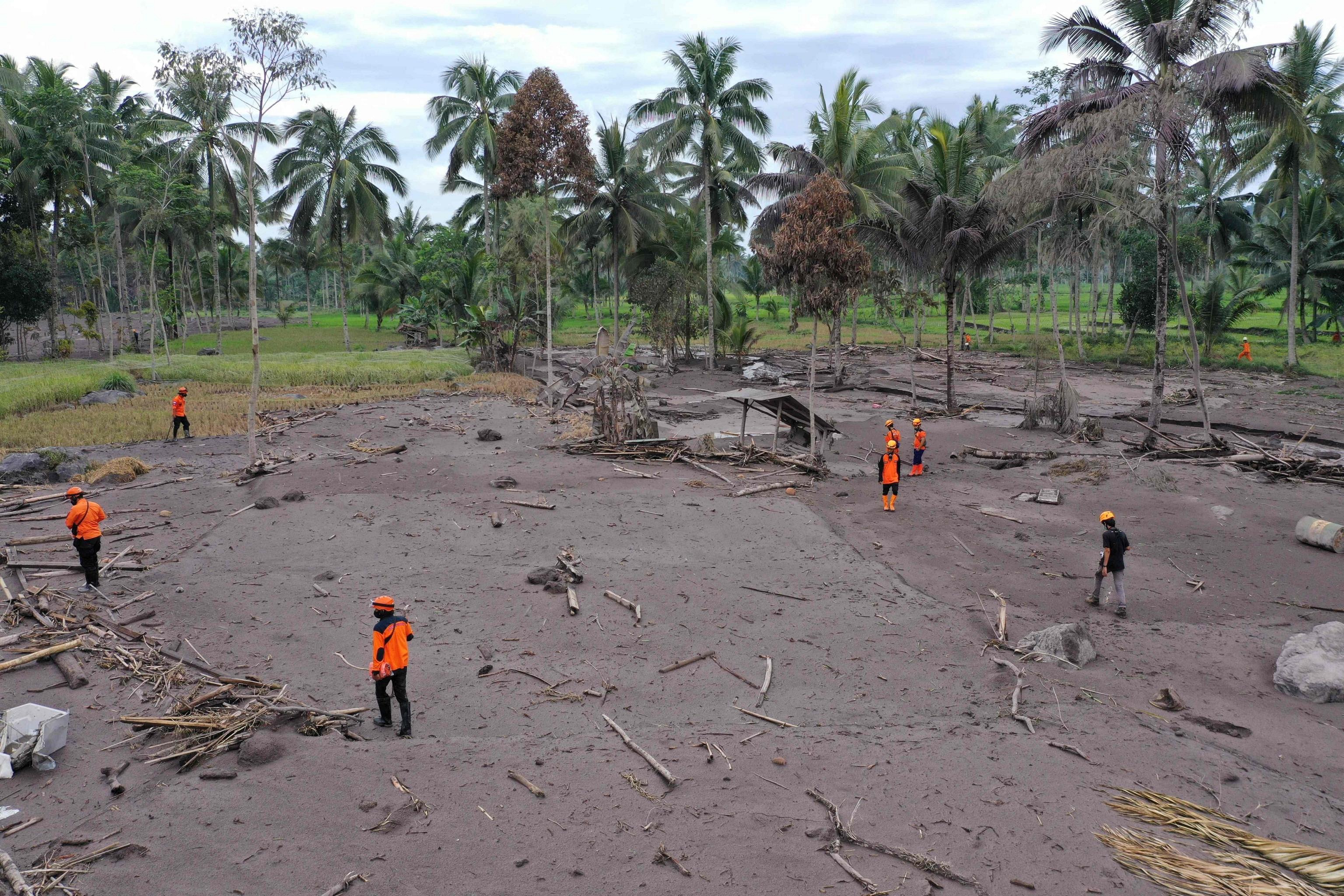 Indonesia Volcano Erupts Again, Rescue Operations Suspended | The ...