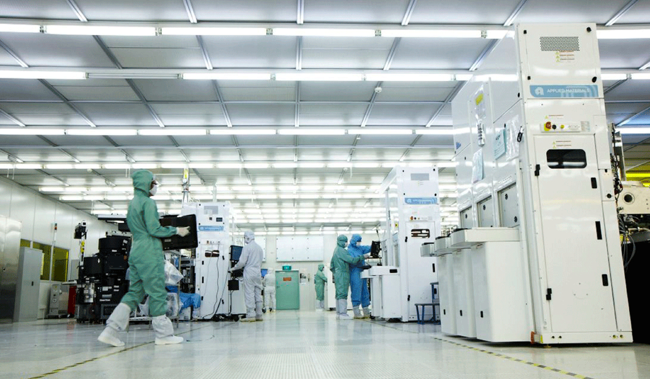 ytcentre23-ol/24 - Staff from Applied Materials carrying out research and product development activities for heterogeneous integration in the Centre of Excellence in Advanced Packaging in Singapore.Credit: Applied Materials