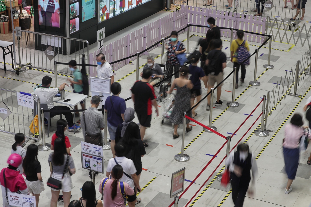 <p>pixgeneric- captions later</p>