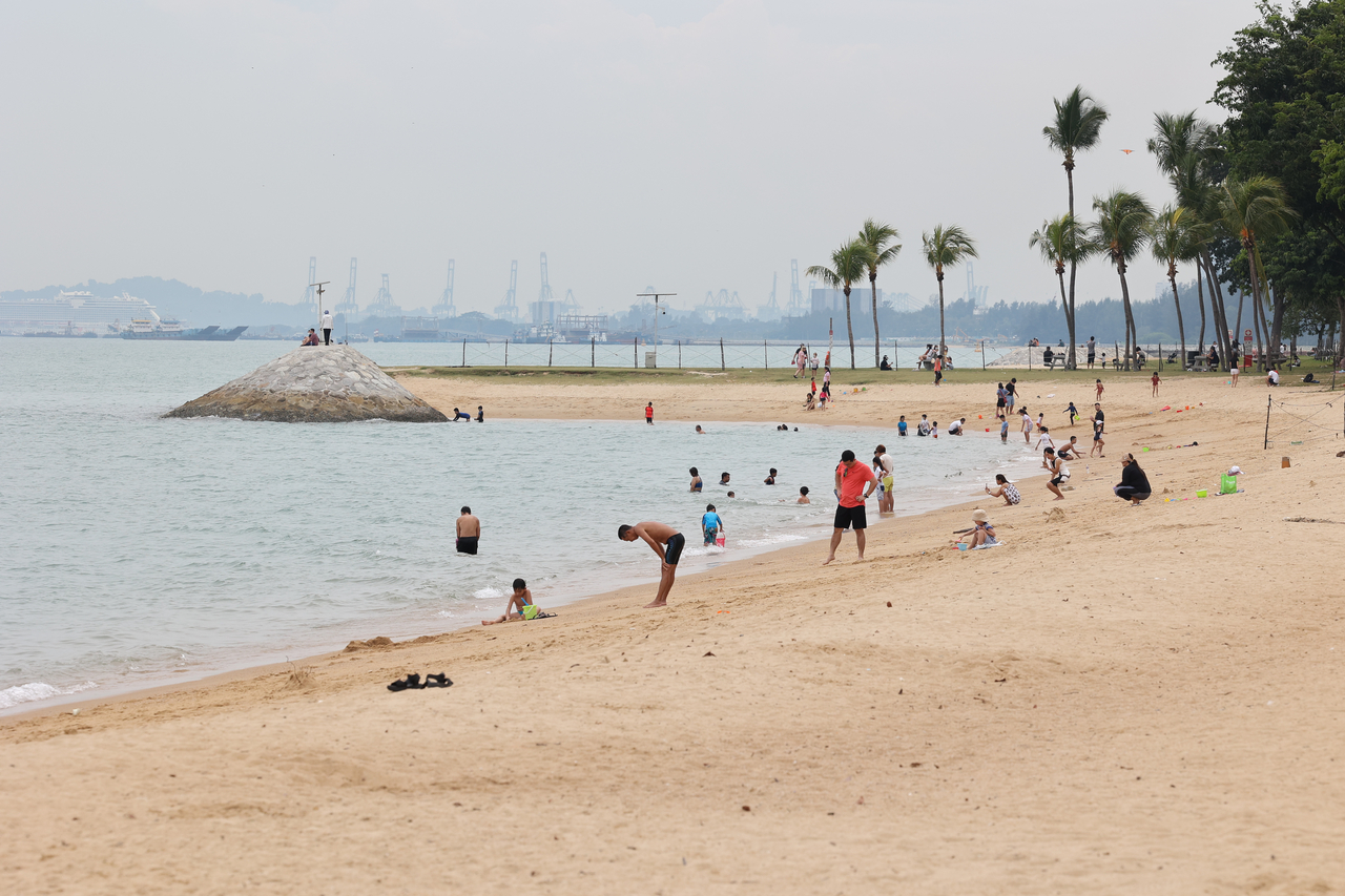 Dynamic 'noticeable' Burning Smell Could Be From Hotspots North Of Singapore, Says Nea Image for Mobile Dynamic 'noticeable' Burning Smell Could Be From Hotspots North Of Singapore, Says Nea Image for Mobile