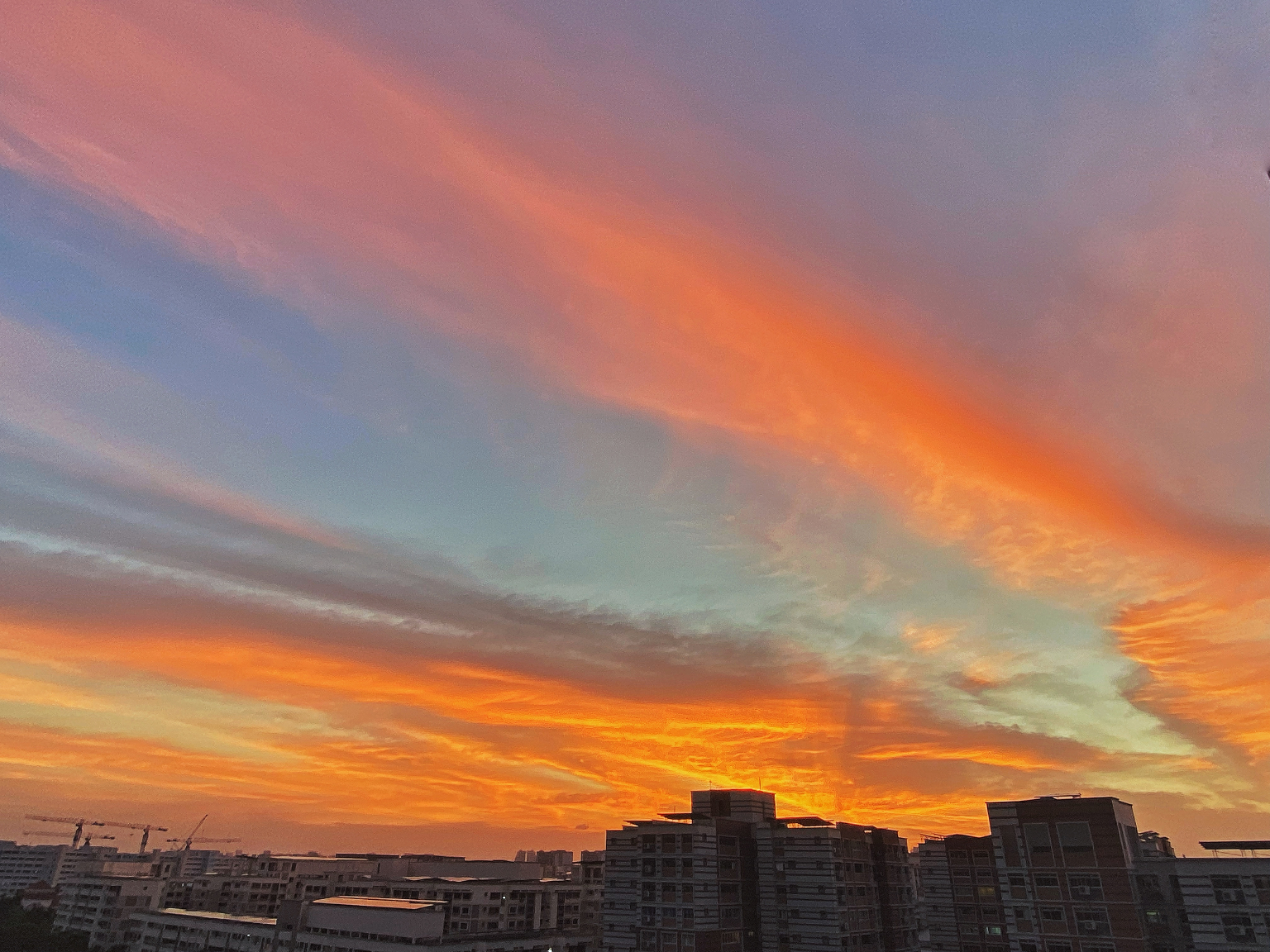 Singapore residents treated to vibrant sunset to welcome the