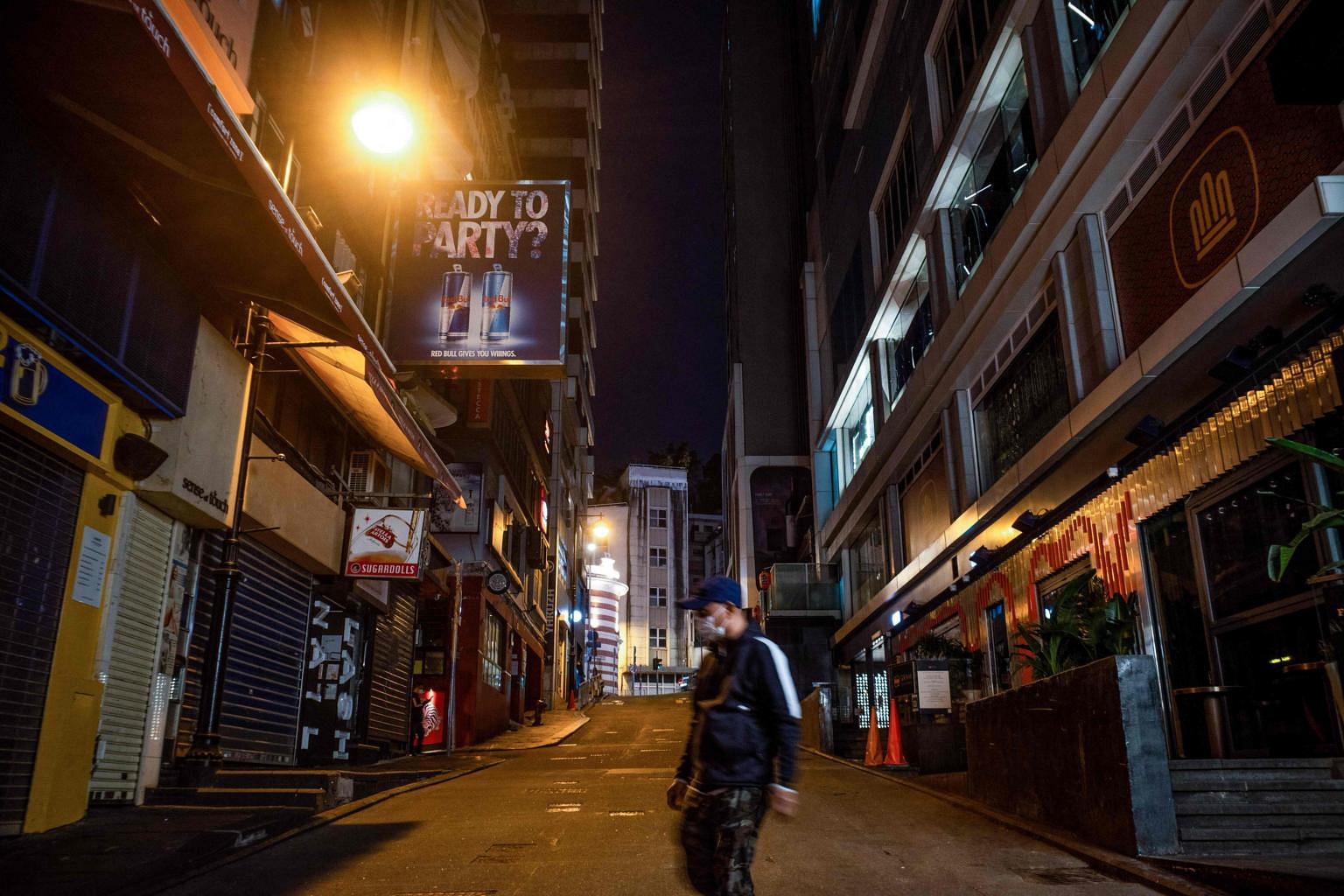 Thousands of Hong Kong eateries bars may close due to Covid 19