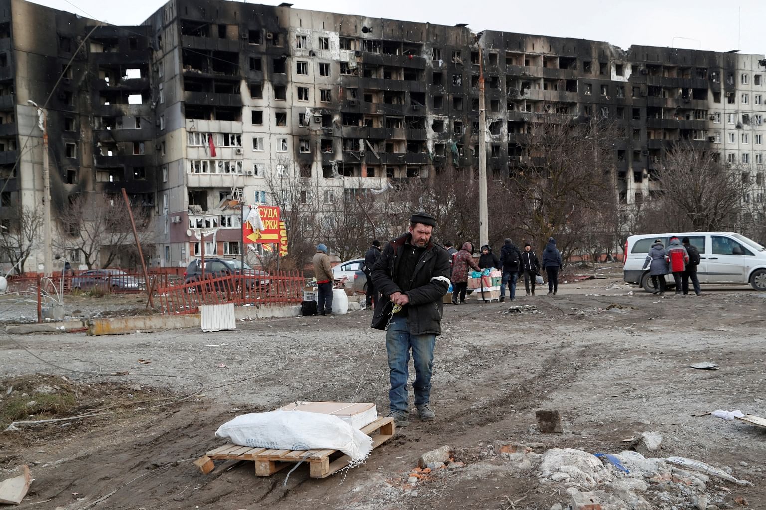 'Hero' Greek diplomat describes Mariupol horror after escape | The ...