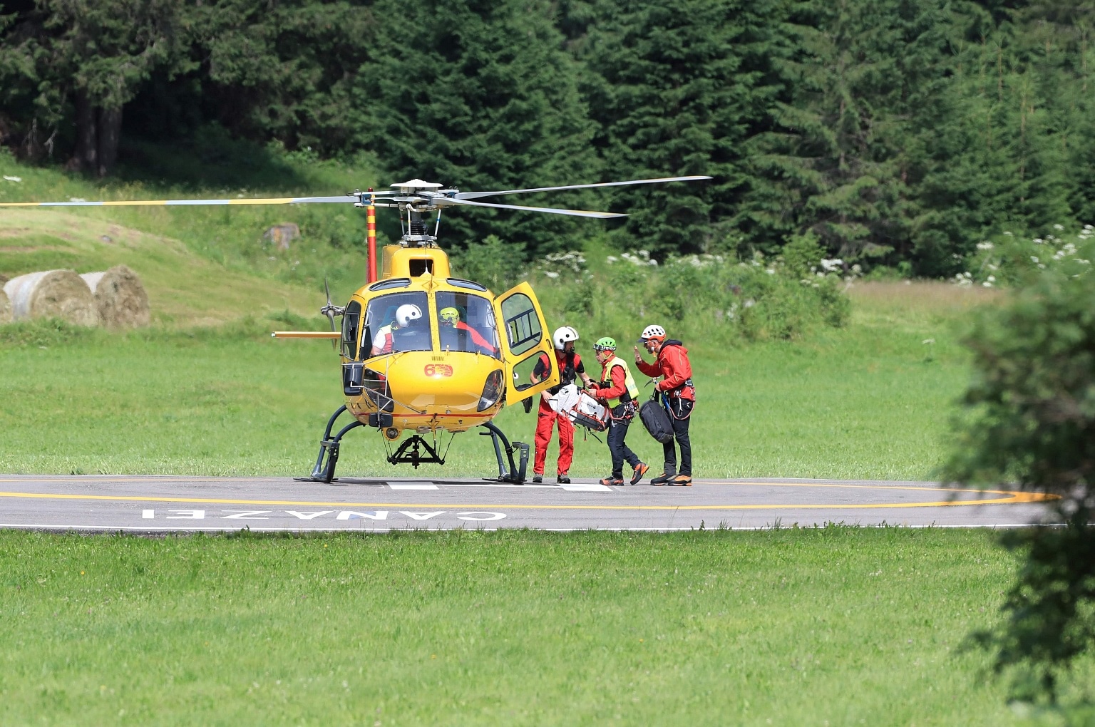 Rescuers Gather Body Parts After Italy Glacier Collapse | The Straits Times