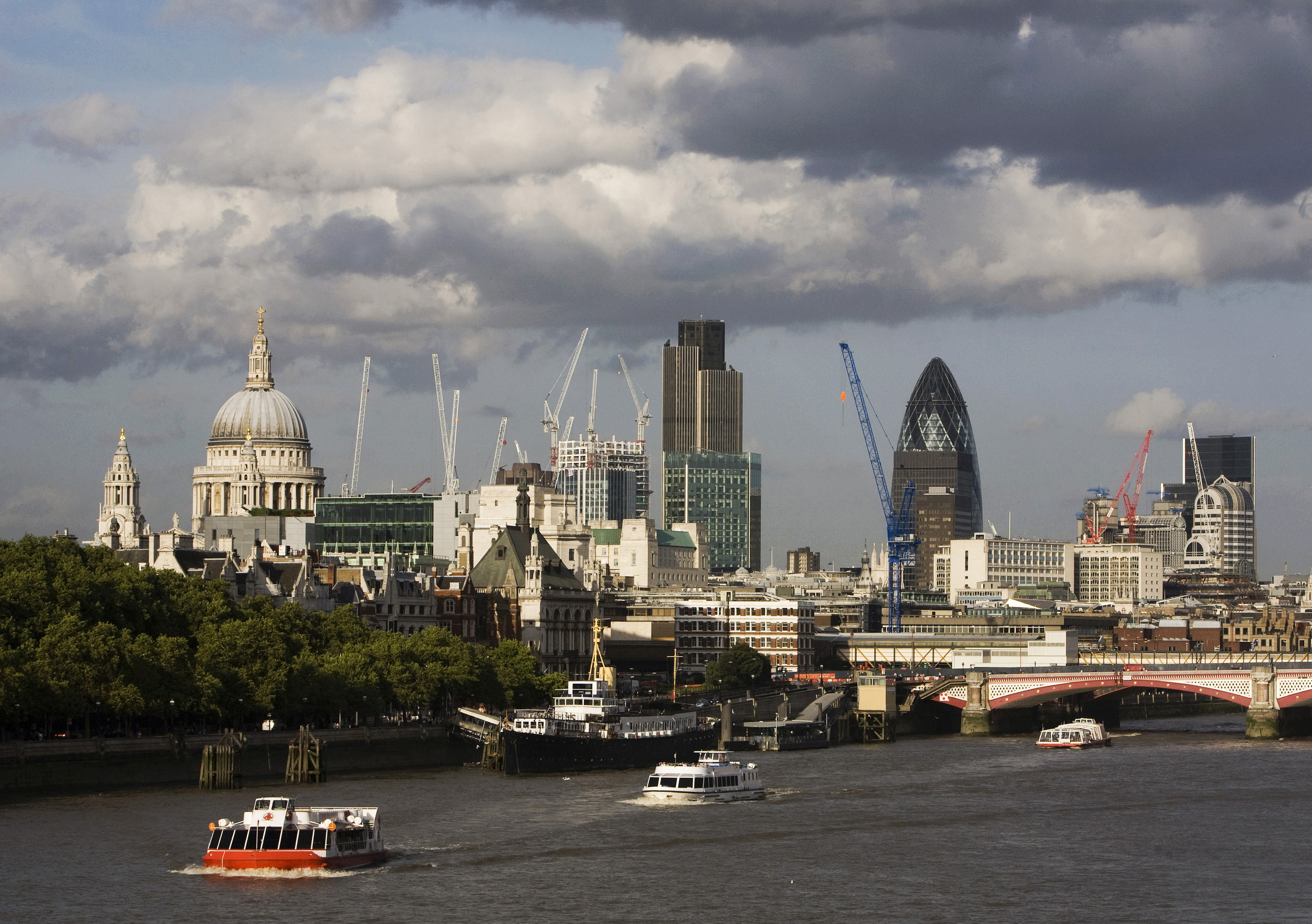 In scorched UK, source of River Thames dries up | The Straits Times