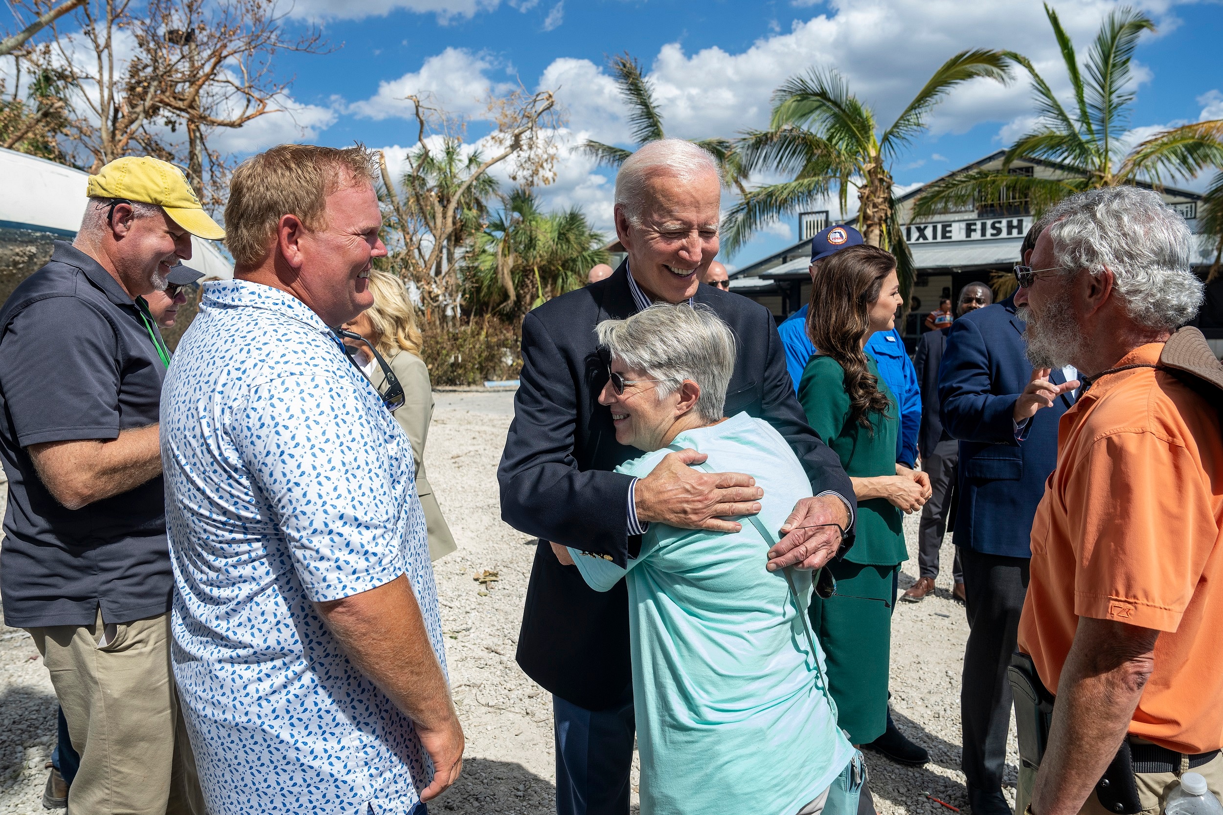 Biden, Florida’s DeSantis Work ‘hand-in-glove’ On Hurricane Ian ...