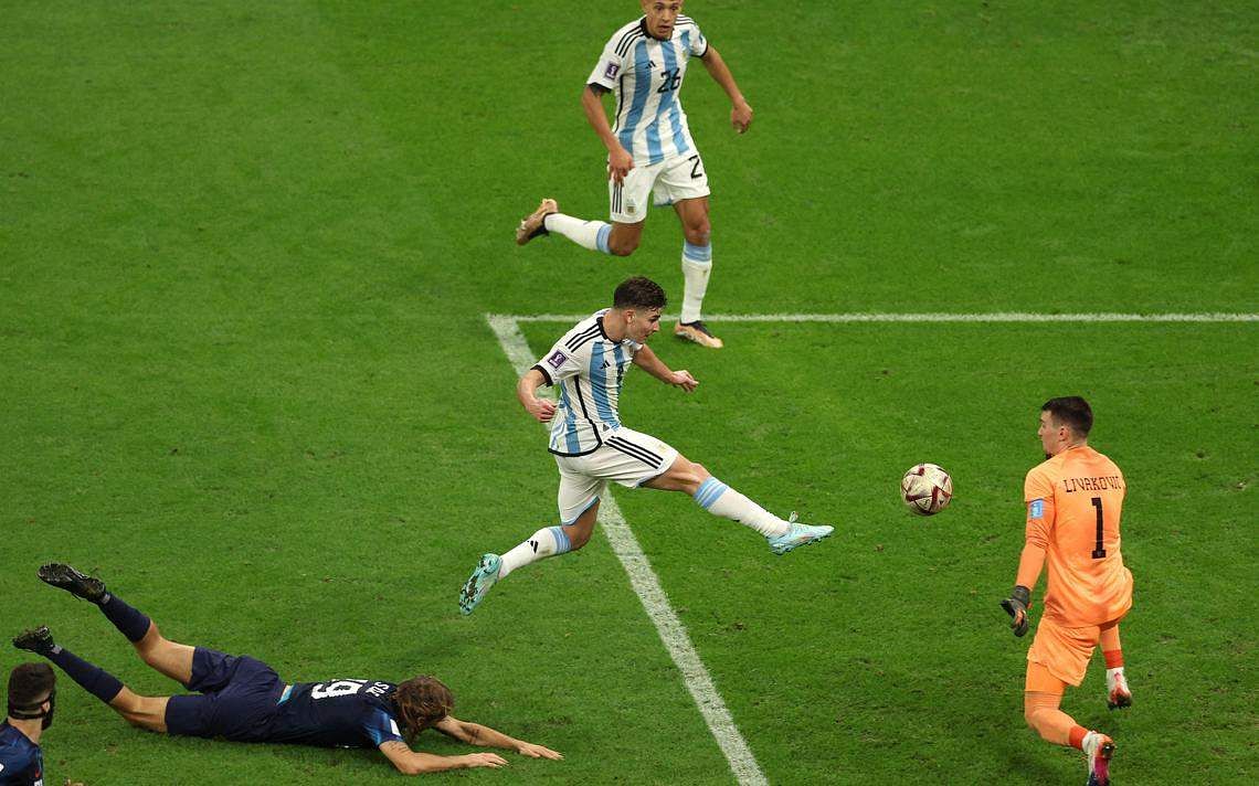 FIFA World Cup 2022: Alvarez and Messi steer Argentina past Croatia into  final - The Hindu BusinessLine