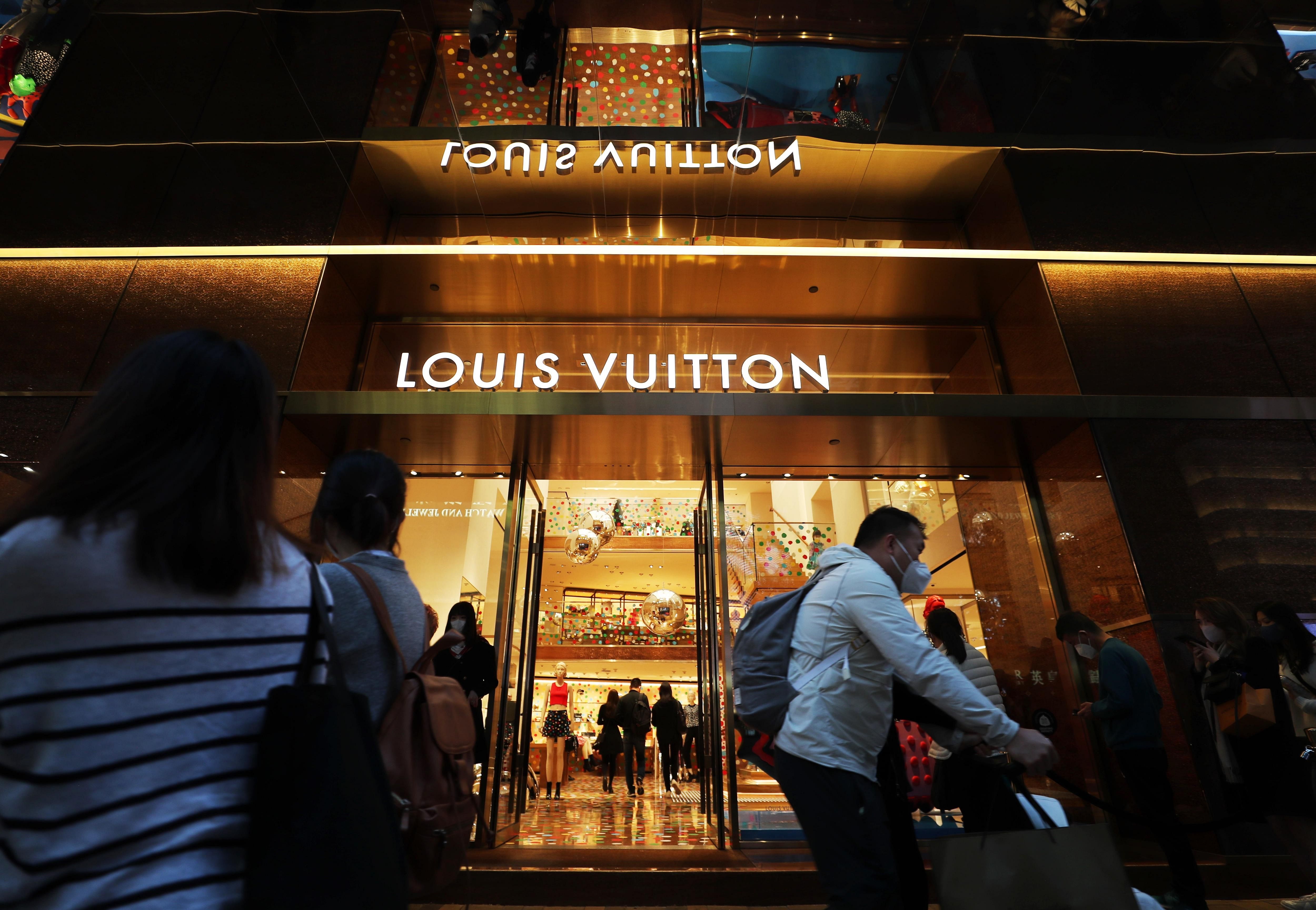 Louis Vuitton' bag smaller than a grain of salt sells for more than $85,000