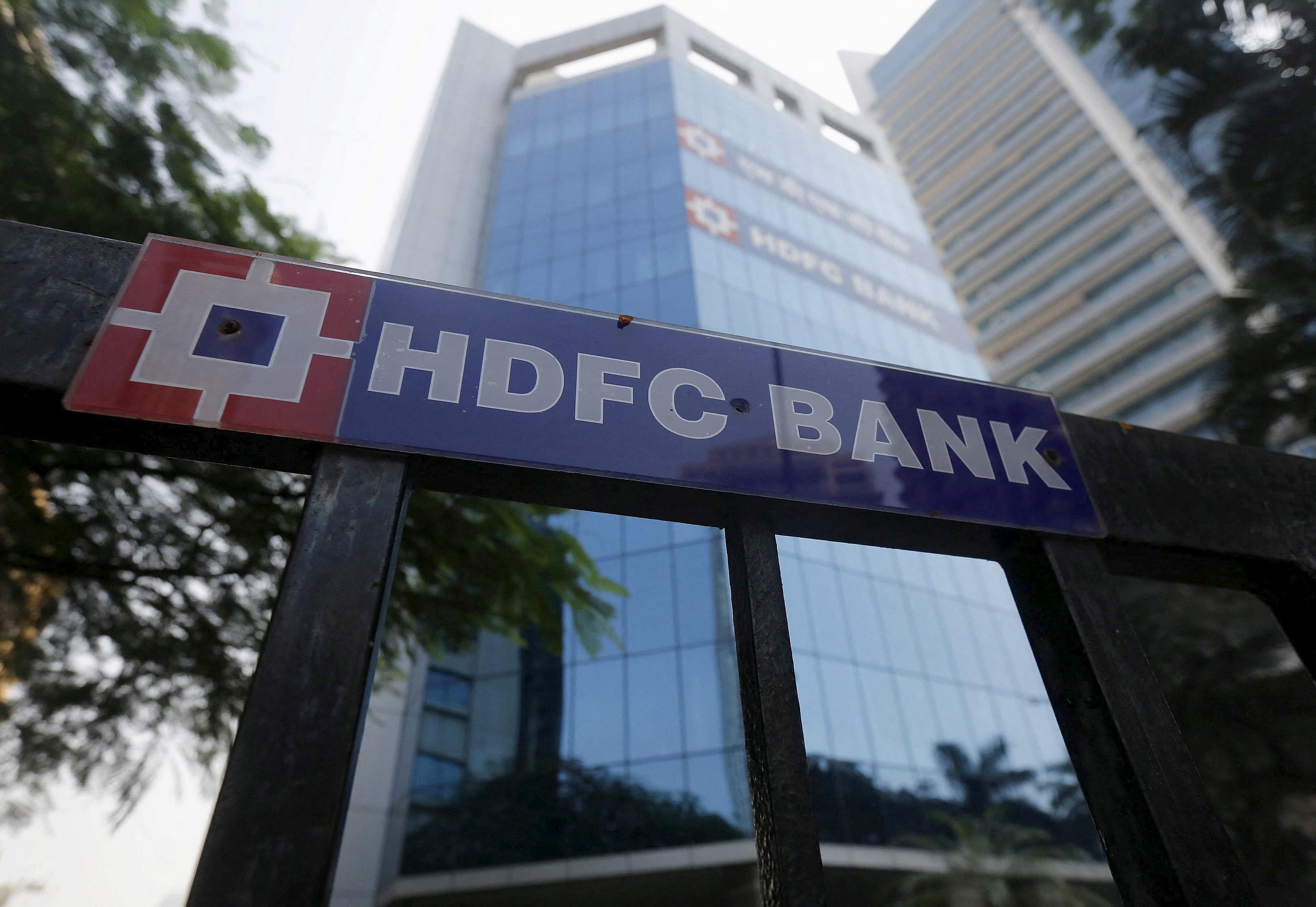 Got that bank. HDFC. Bank. HDFC Bank Limited Mumbai. HDFC Bank India.