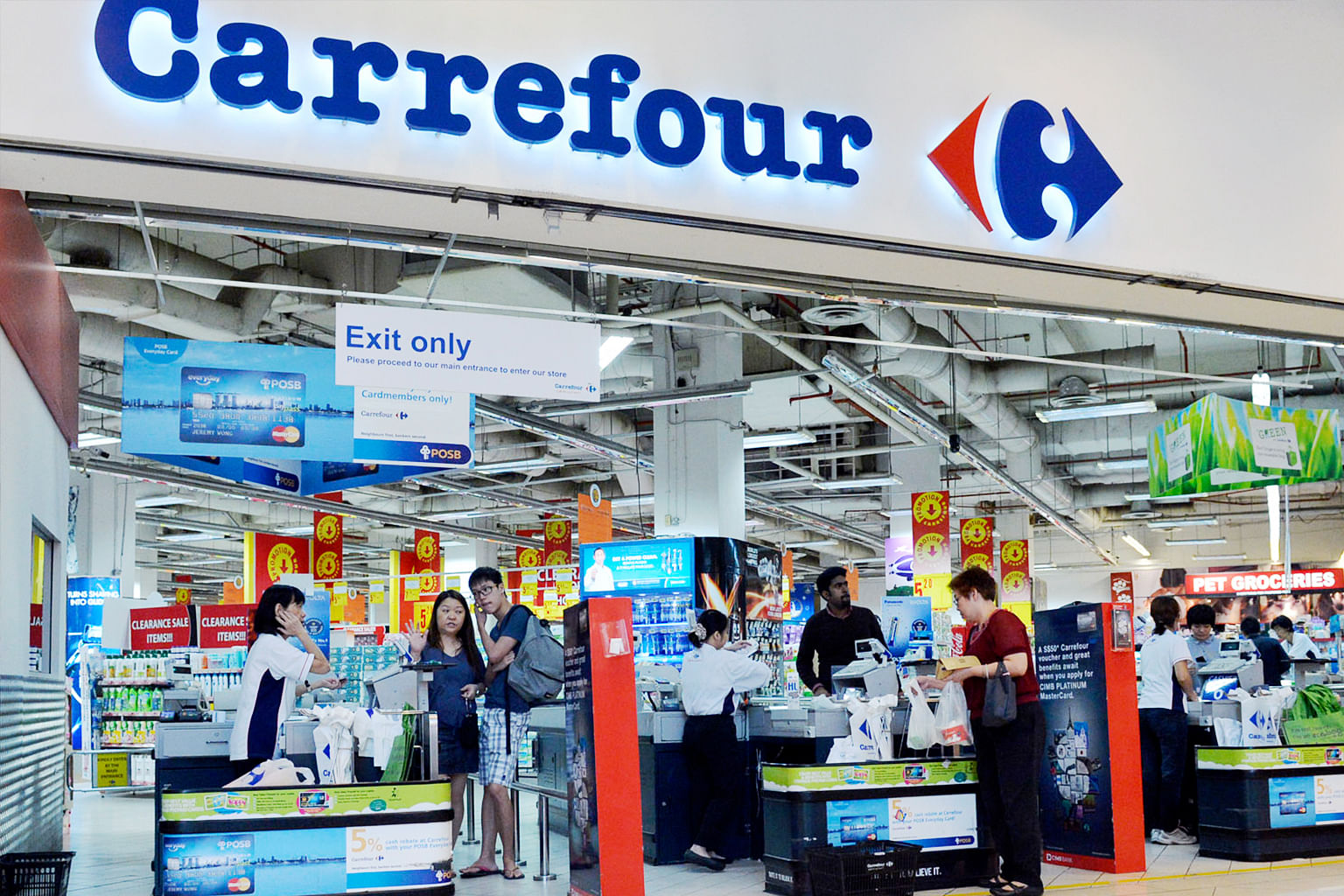 Carrefour in Singapore 