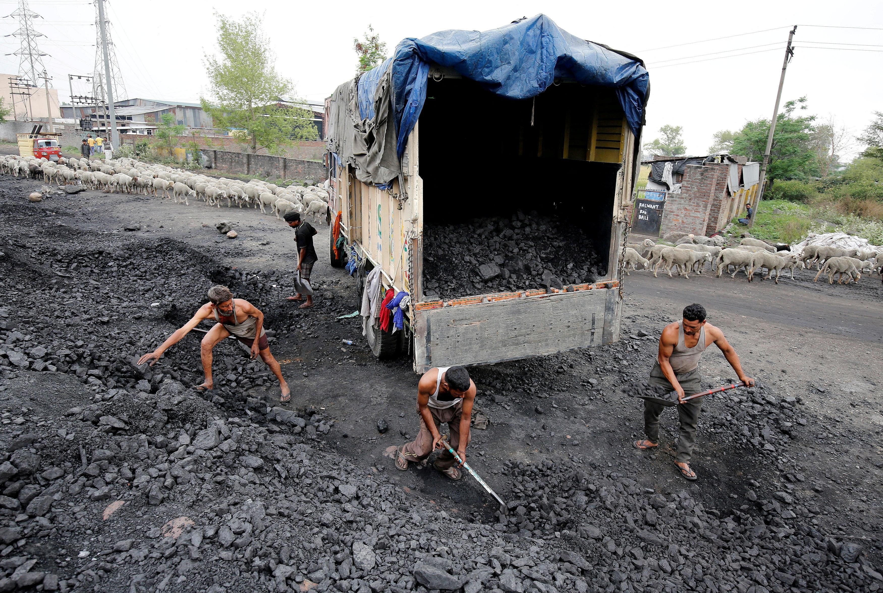 Дам стране угля. Даешь стране угля. Индия уголь.